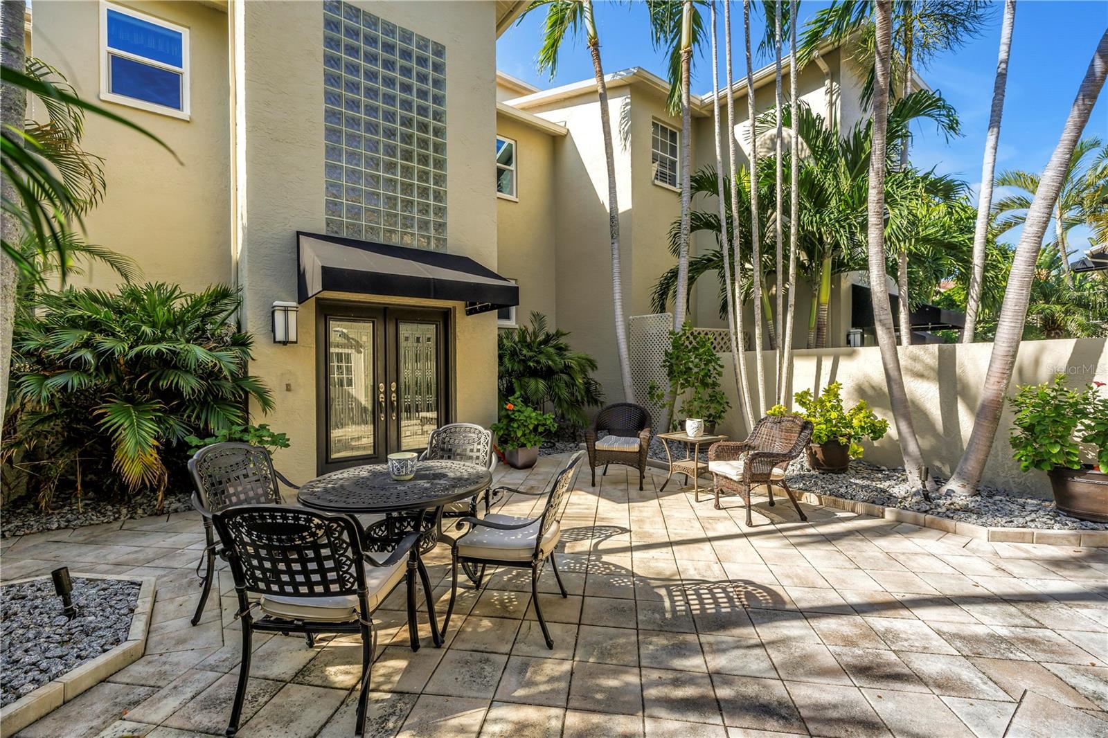 TIERRA SUNSET TWNHS - Residential