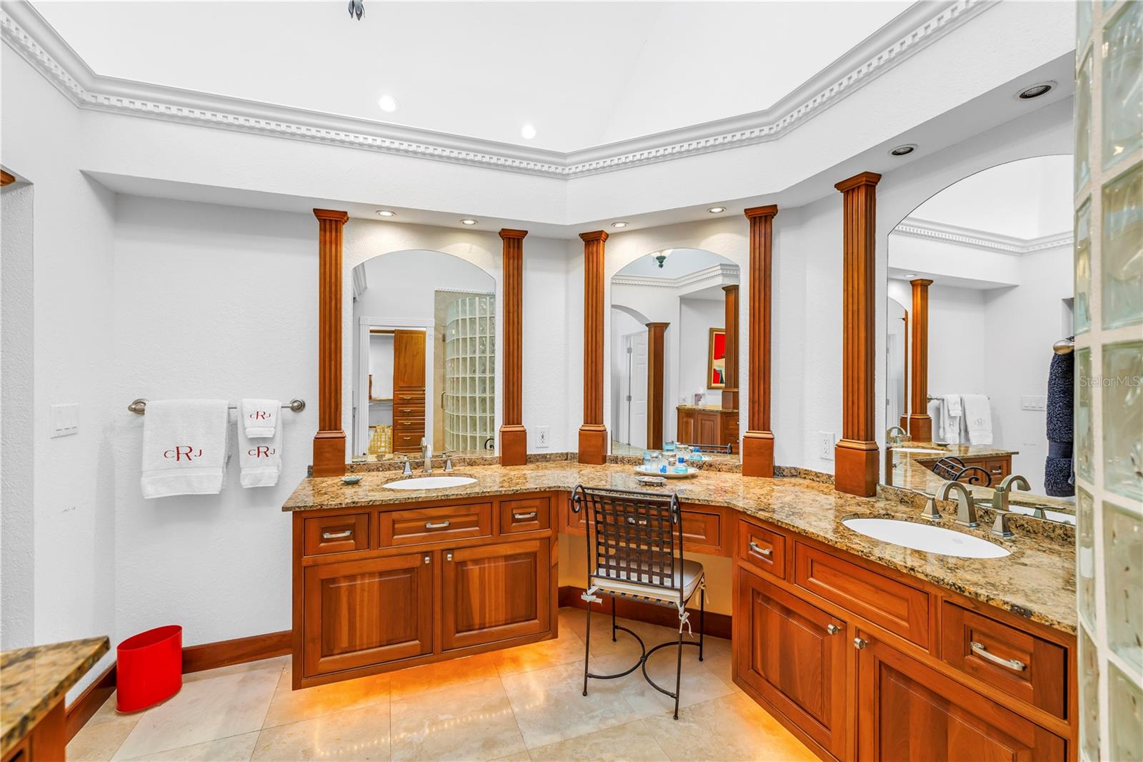 TIERRA SUNSET TWNHS - Residential