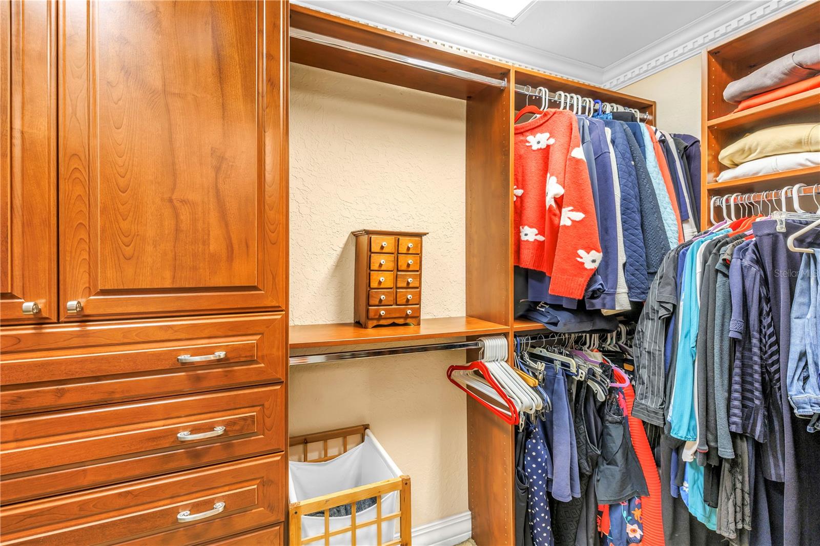 TIERRA SUNSET TWNHS - Residential