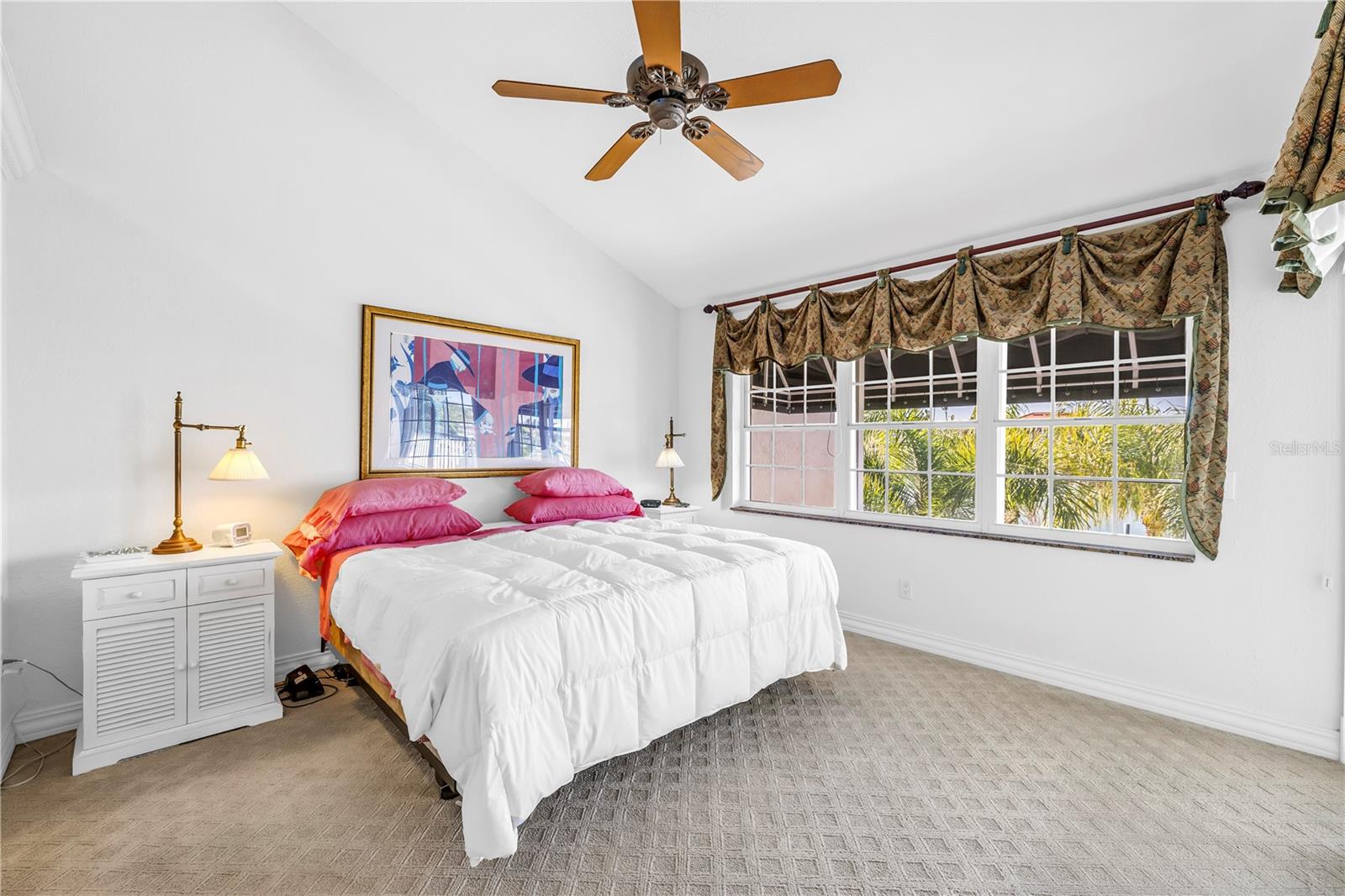 TIERRA SUNSET TWNHS - Residential