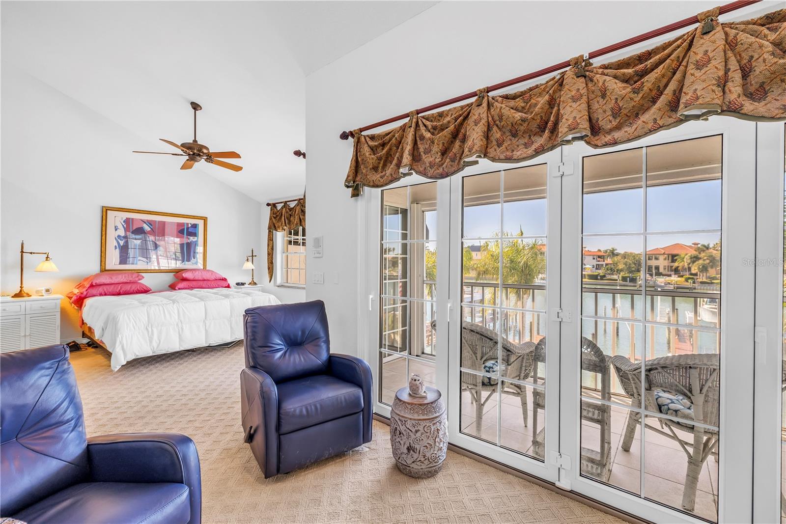 TIERRA SUNSET TWNHS - Residential