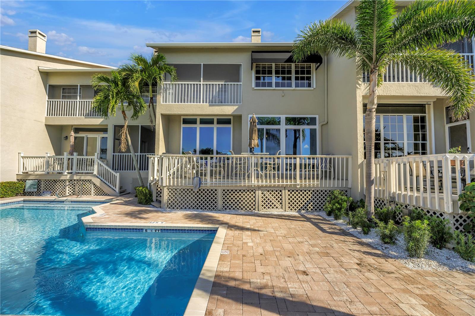 TIERRA SUNSET TWNHS - Residential