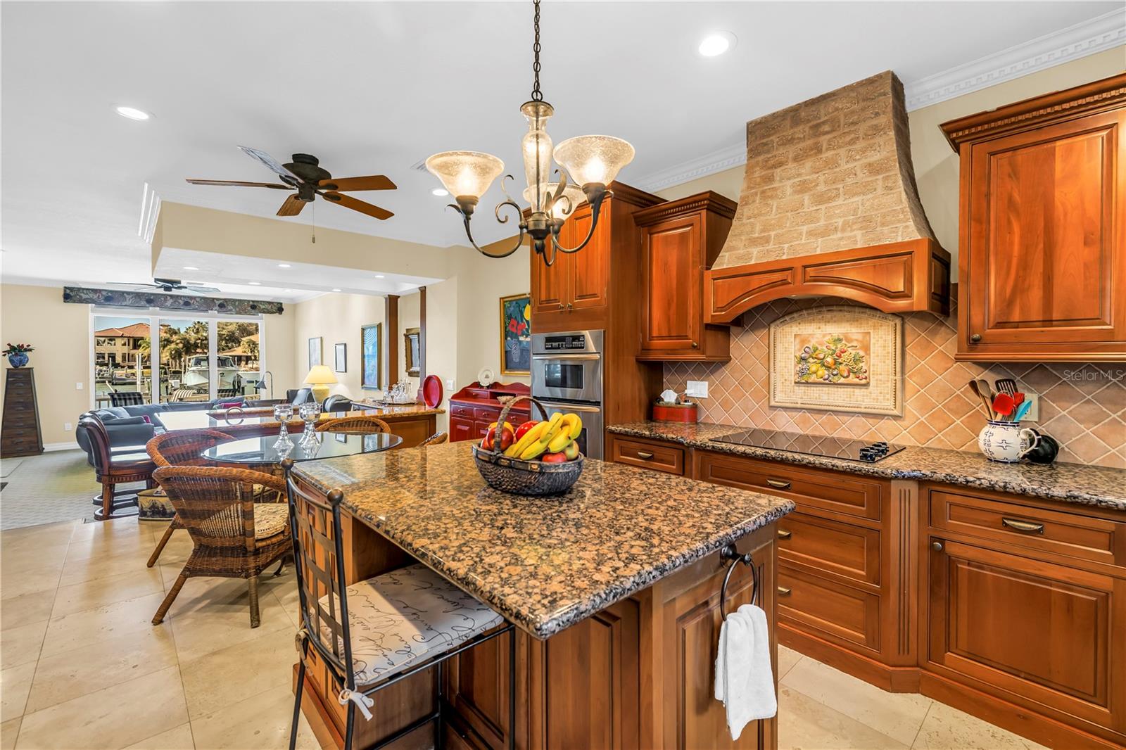 TIERRA SUNSET TWNHS - Residential