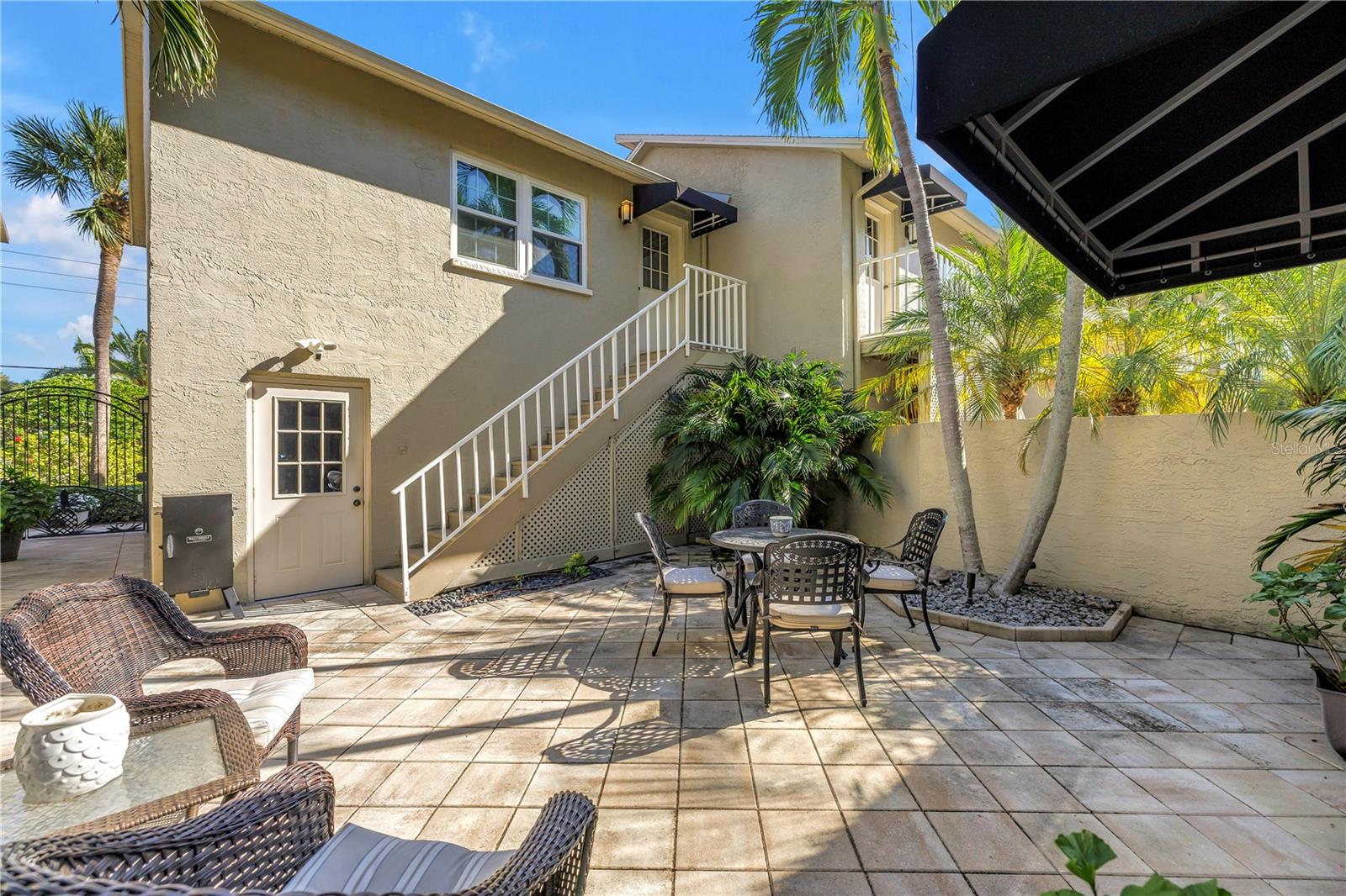 TIERRA SUNSET TWNHS - Residential