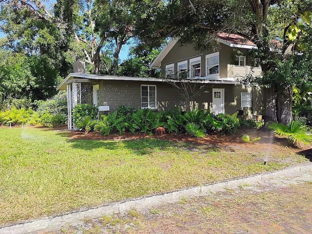 Photo of 4701 3rd Avenue S, St Petersburg, FL 33711 (MLS # TB8468636)