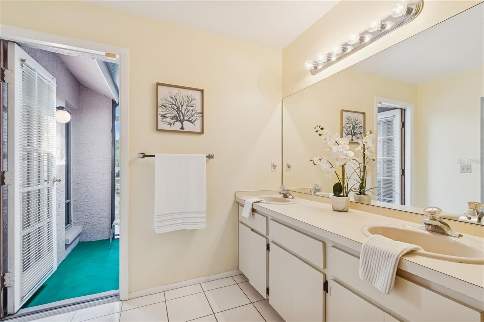 TOWNHOMES OF WESTLAKE - Residential