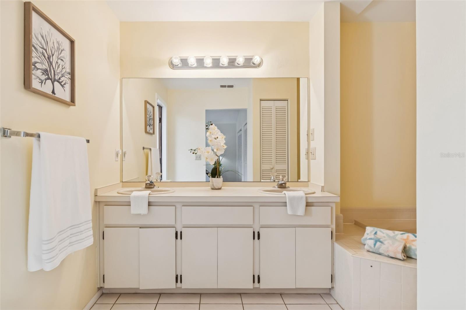 TOWNHOMES OF WESTLAKE - Residential