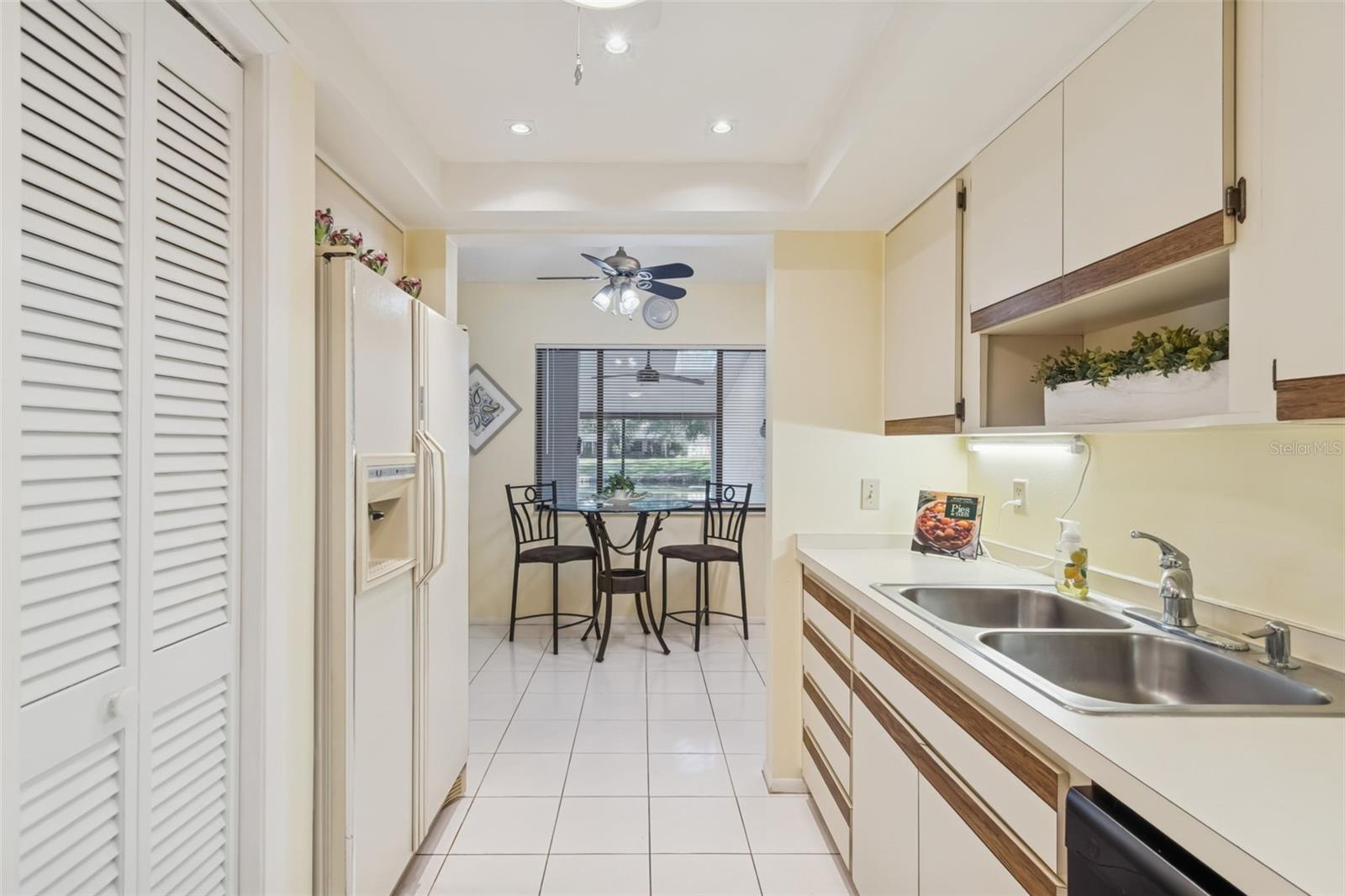 TOWNHOMES OF WESTLAKE - Residential