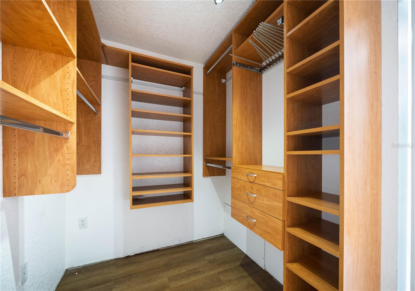 ROLLING OAKS ESTATES - Residential