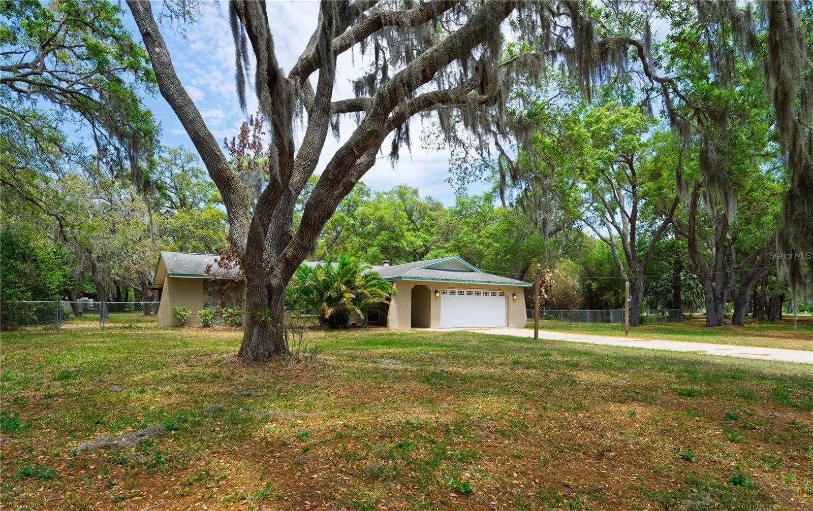 ROLLING OAKS ESTATES - Residential