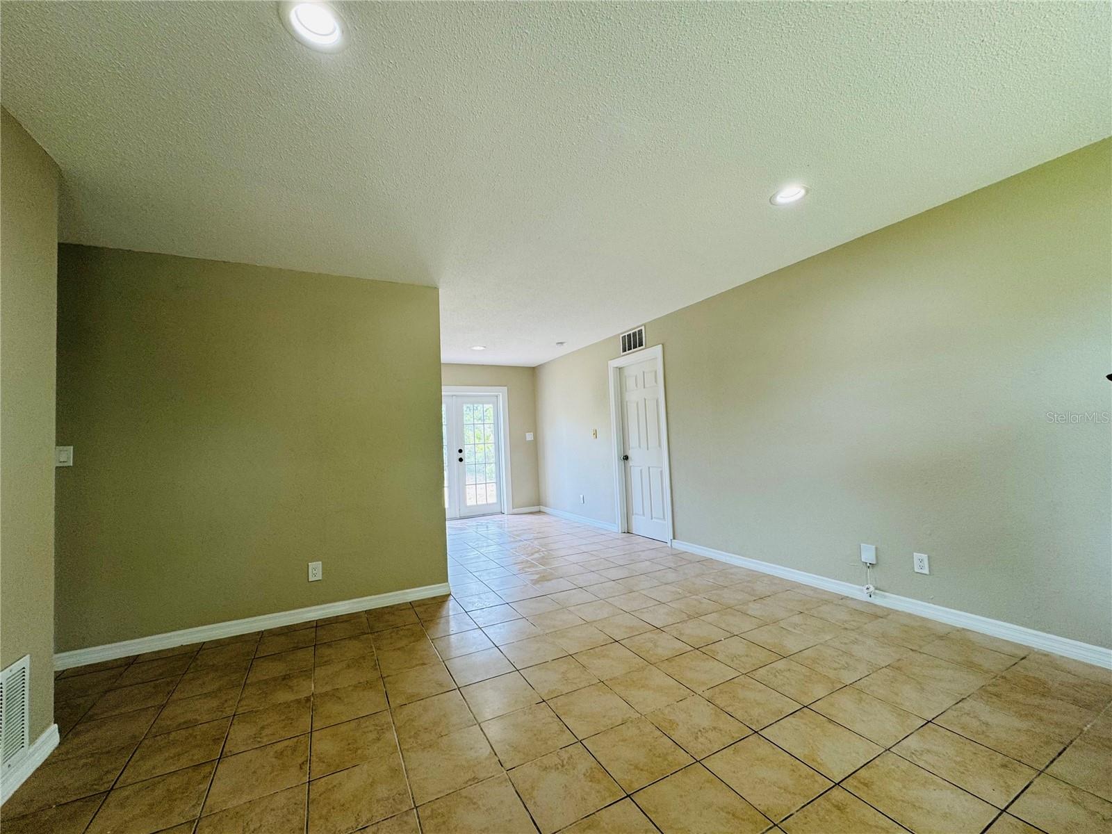 1808 GREEN PLACE