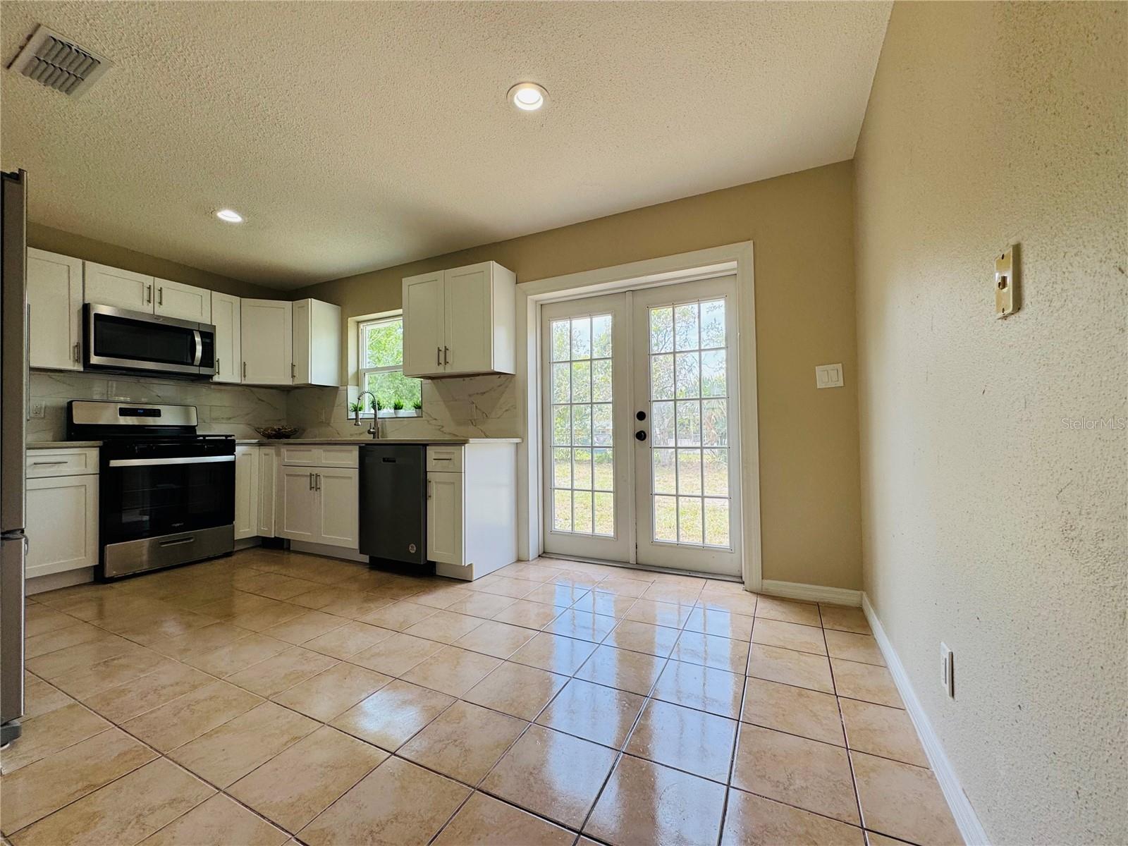 1808 GREEN PLACE