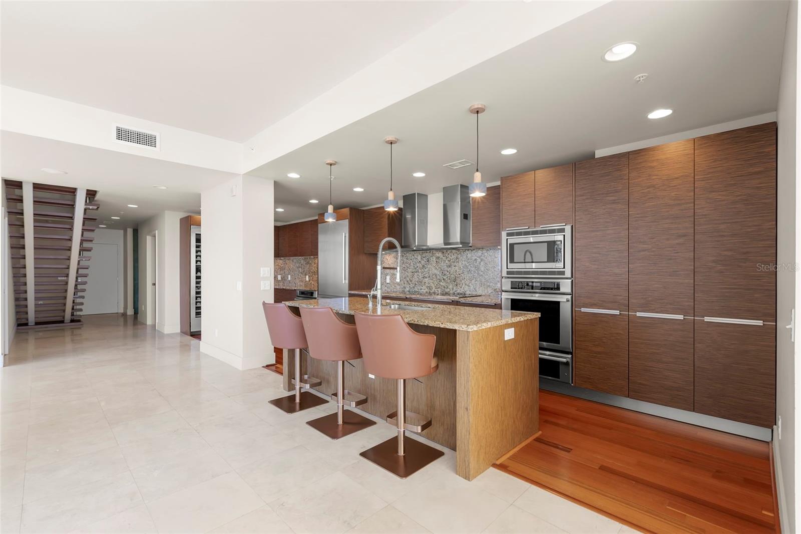 SIGNATURE PLACE CONDO - Residential