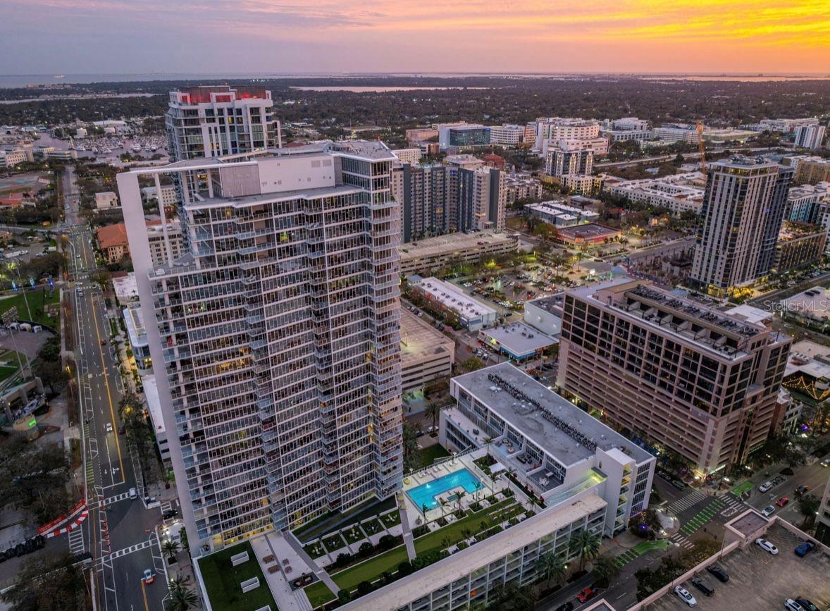 SIGNATURE PLACE CONDO - Residential