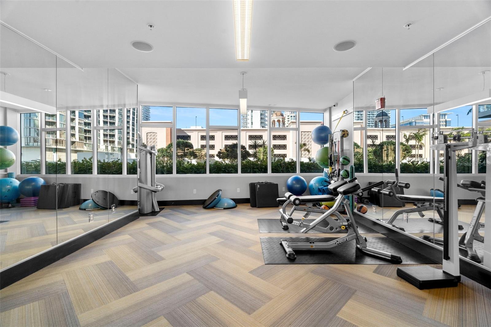 SIGNATURE PLACE CONDO - Residential