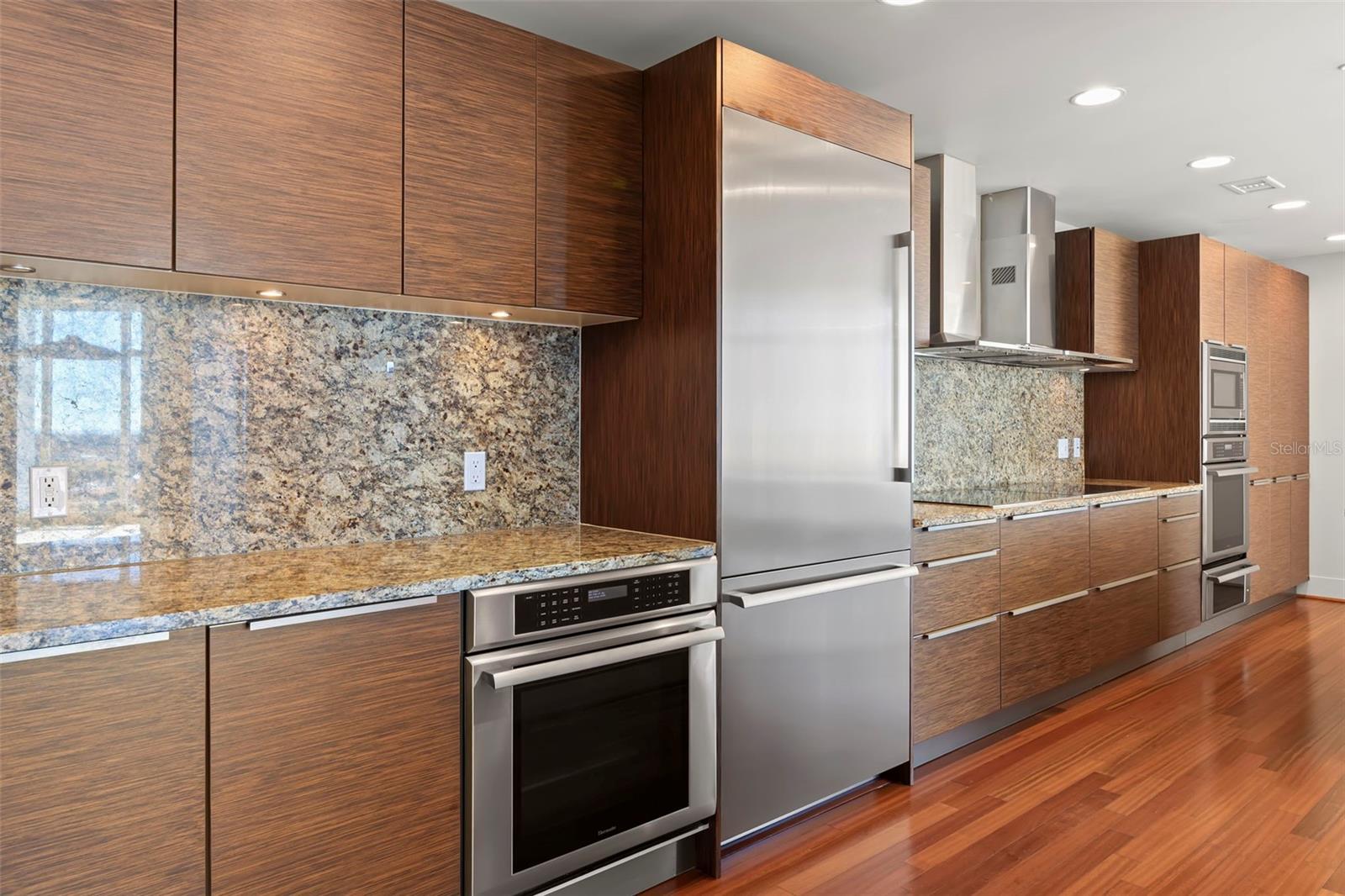 SIGNATURE PLACE CONDO - Residential