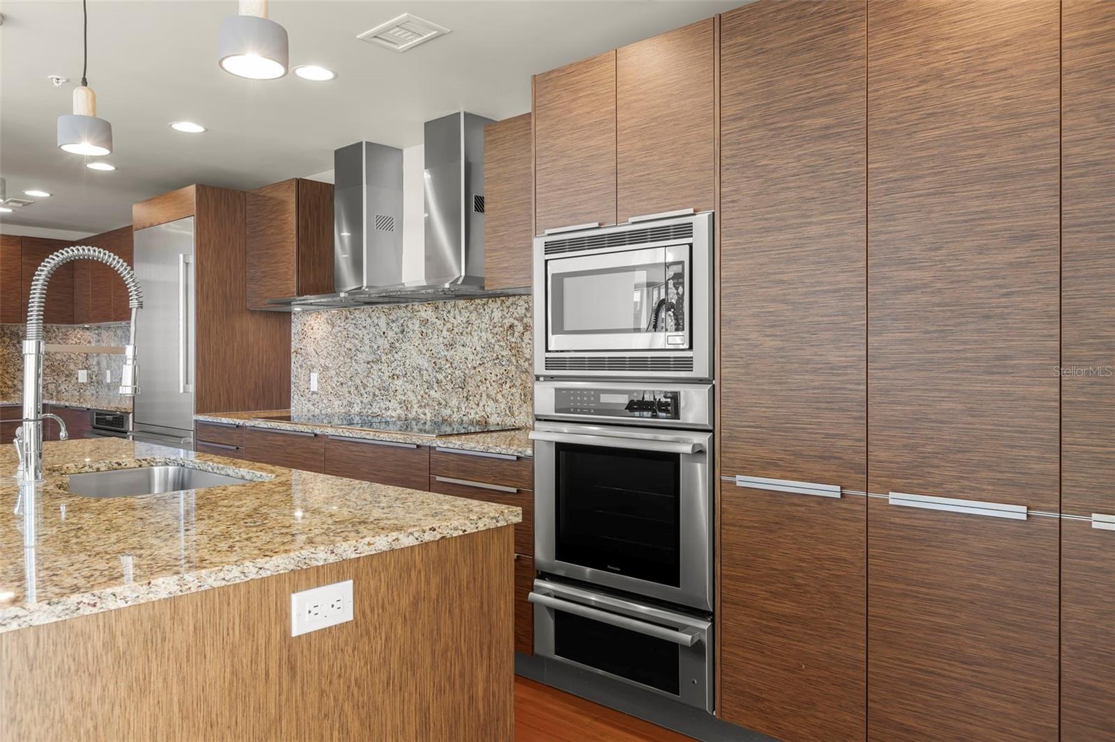 SIGNATURE PLACE CONDO - Residential