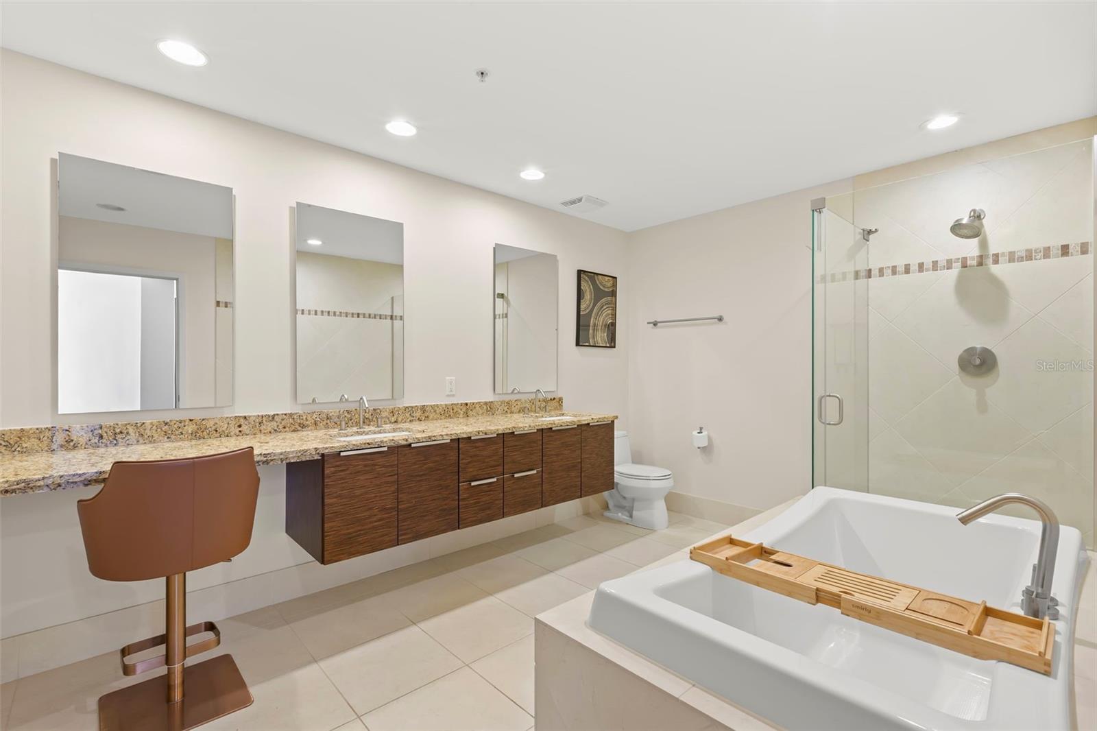 SIGNATURE PLACE CONDO - Residential