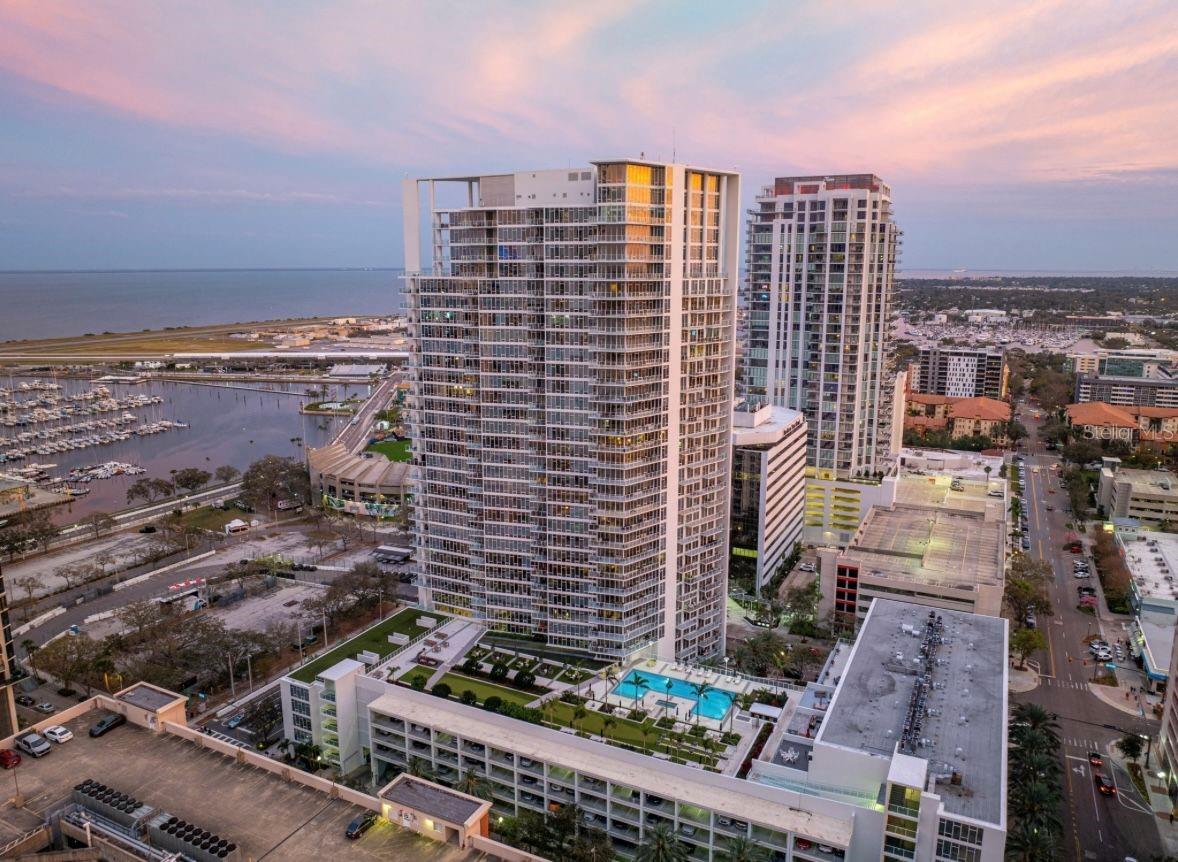 SIGNATURE PLACE CONDO - Residential