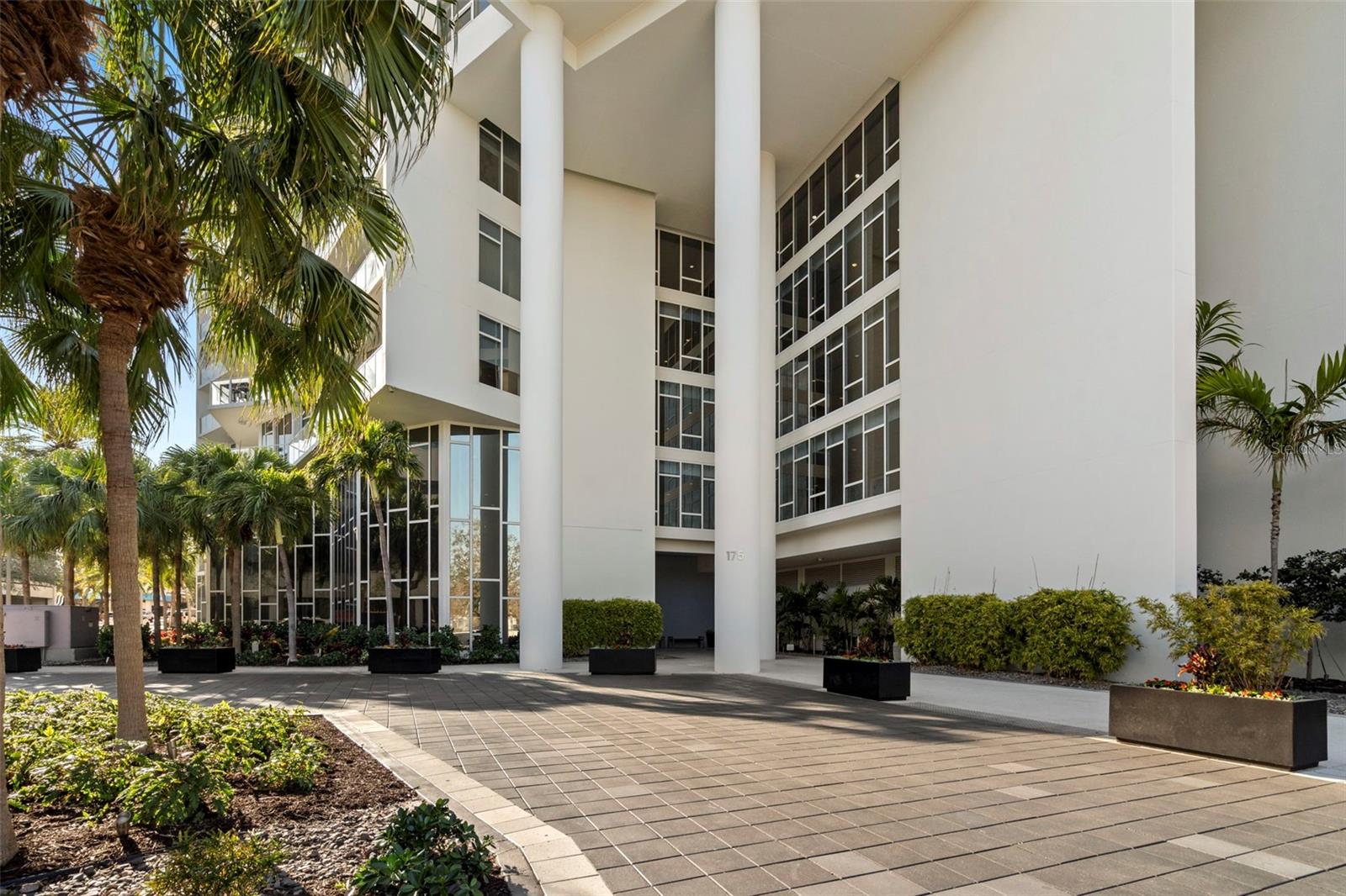 SIGNATURE PLACE CONDO - Residential