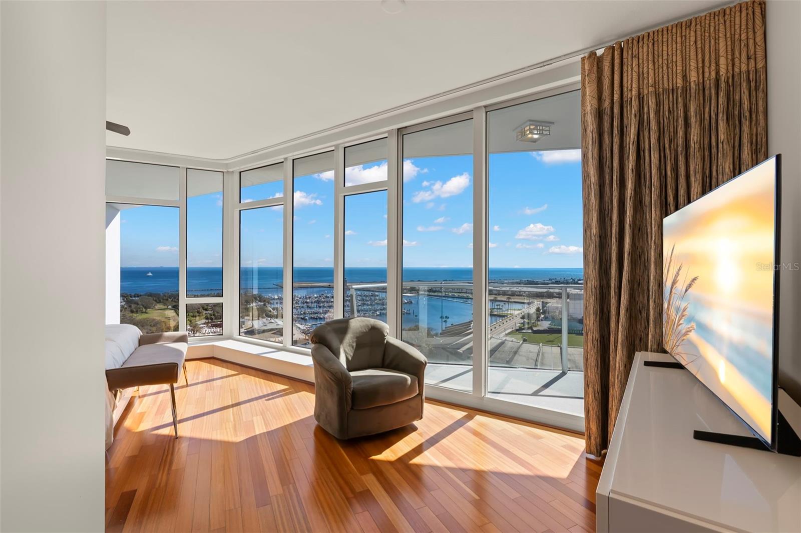 SIGNATURE PLACE CONDO - Residential