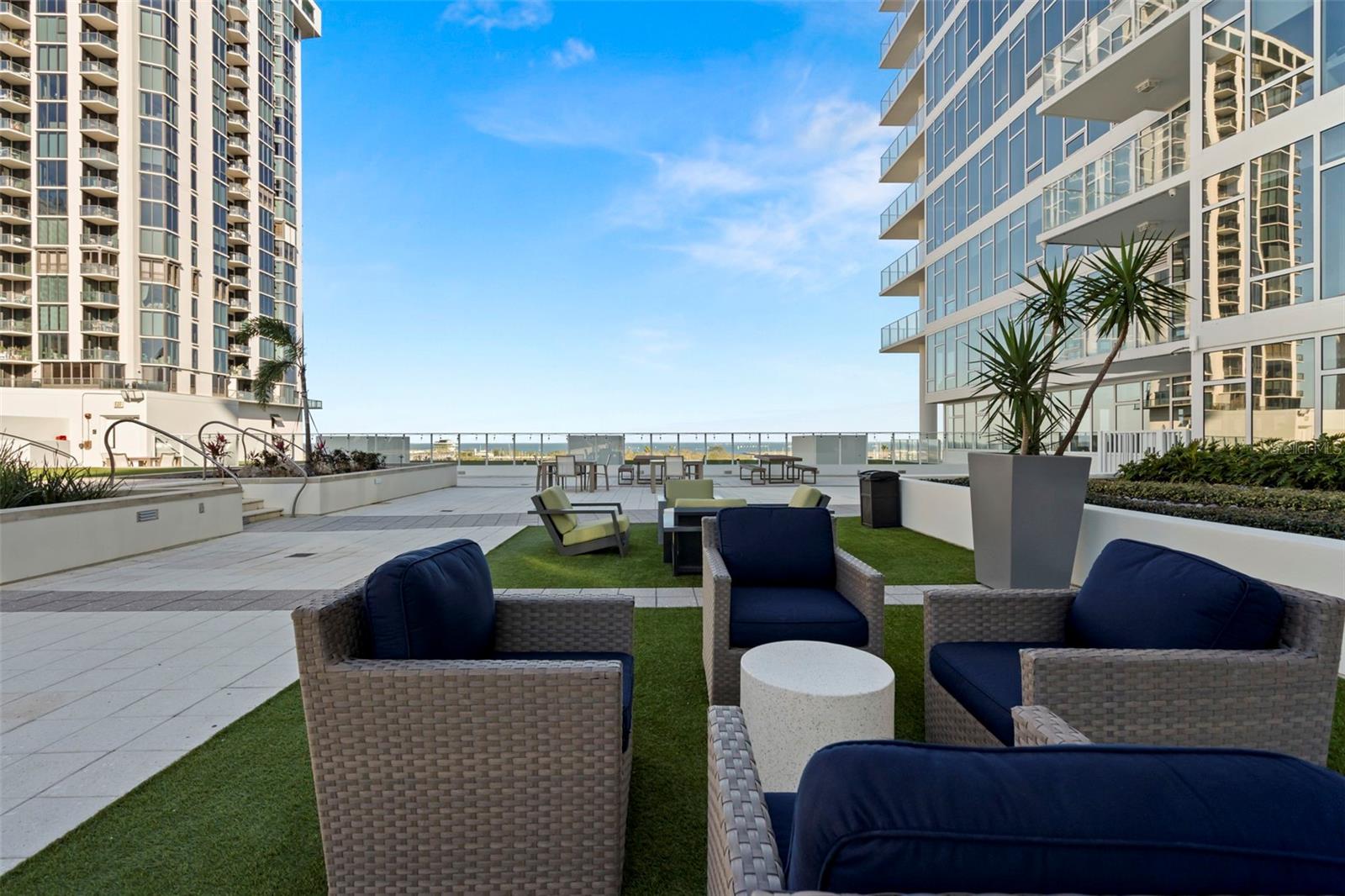 SIGNATURE PLACE CONDO - Residential