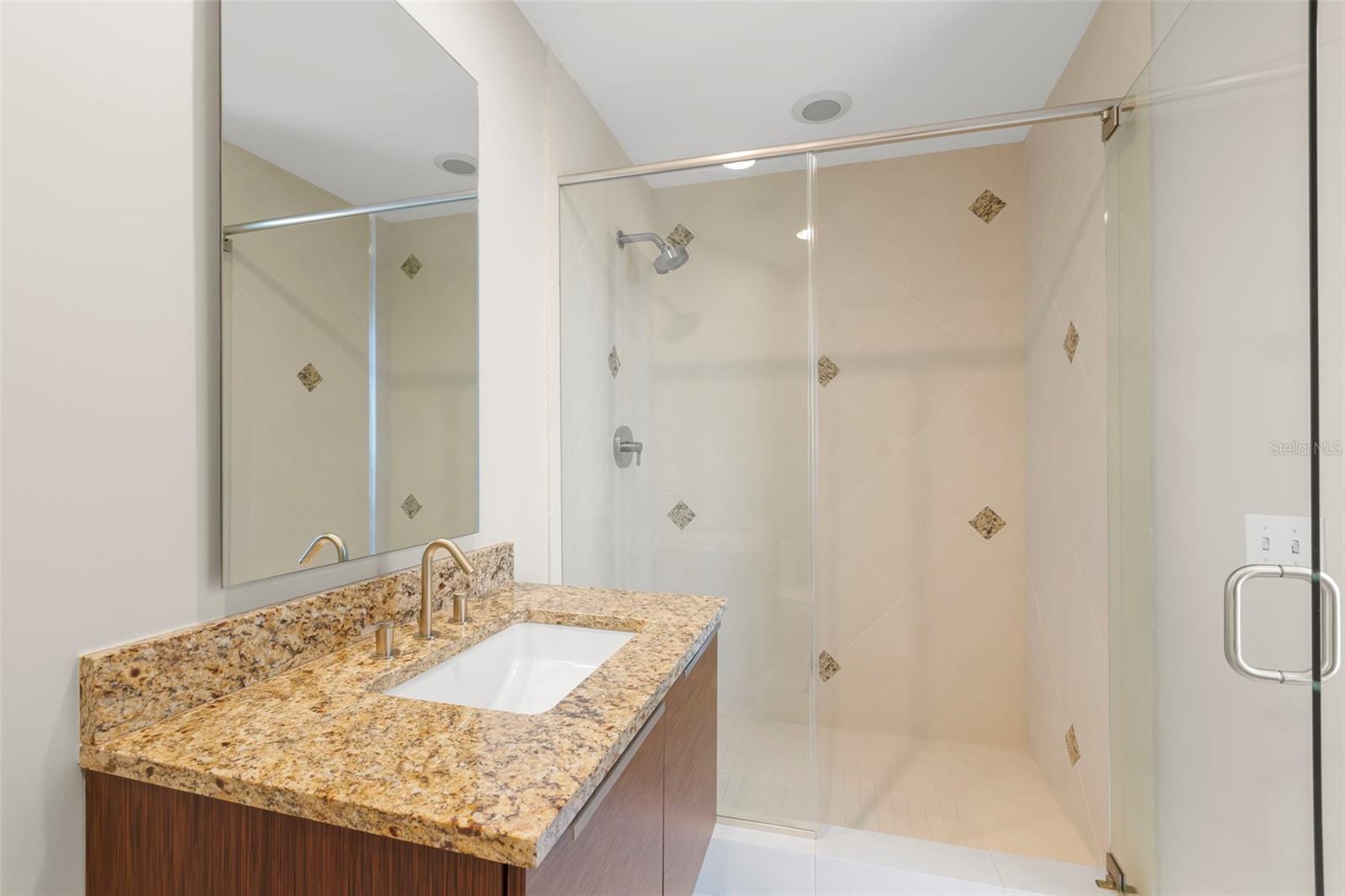 SIGNATURE PLACE CONDO - Residential