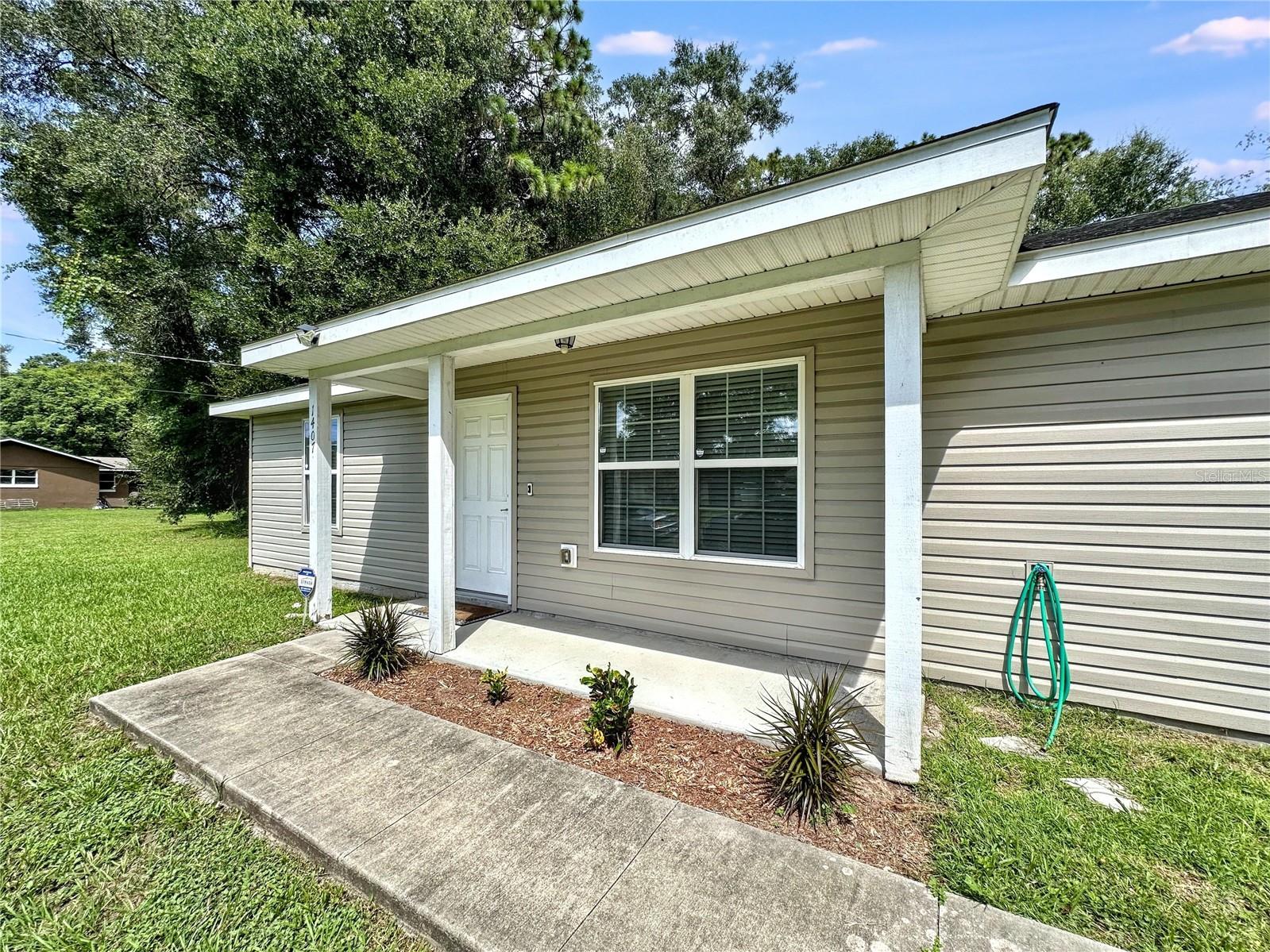 Welcome to this charming and well-maintained home located at 1407 NW 18th Ct, Ocala, FL 34475. This property offers the perfect blend of comfort and functionality, featuring 3 bedrooms and 2 bathrooms in a thoughtfully designed layout.
Enjoy the open-concept kitchen with modern appliances, ideal for both everyday living and entertaining. The spacious lot provides ample outdoor space, offering privacy and the opportunity to relax or create your own outdoor retreat.
Located just 10 minutes from Paddock Mall and close to a variety of dining options, this home combines peaceful living with convenient access to local amenities.
Don’t miss your chance to make this beautiful property your next home! Schedule a showing today!