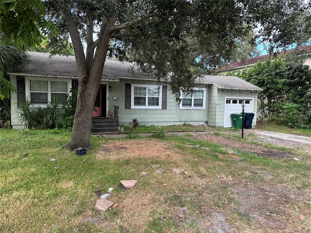 Photo of 3907 W Vasconia Street, Tampa, FL 33629 (MLS # J993683)