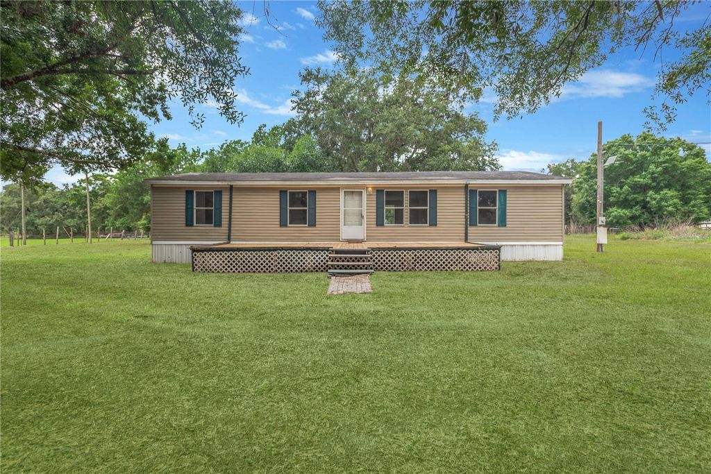 Photo of 5703 Luckasavage Road, Plant City, FL 33567 (MLS # TB8515234)