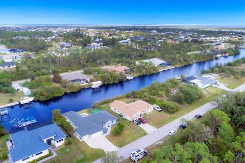 A home in PORT CHARLOTTE