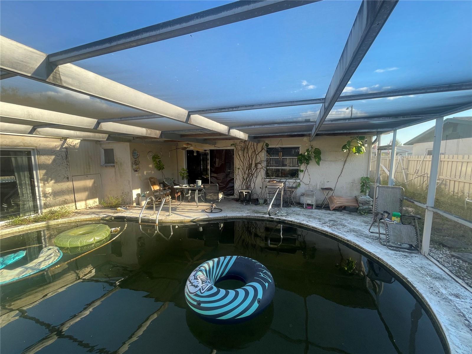 THE LAKES - Residential