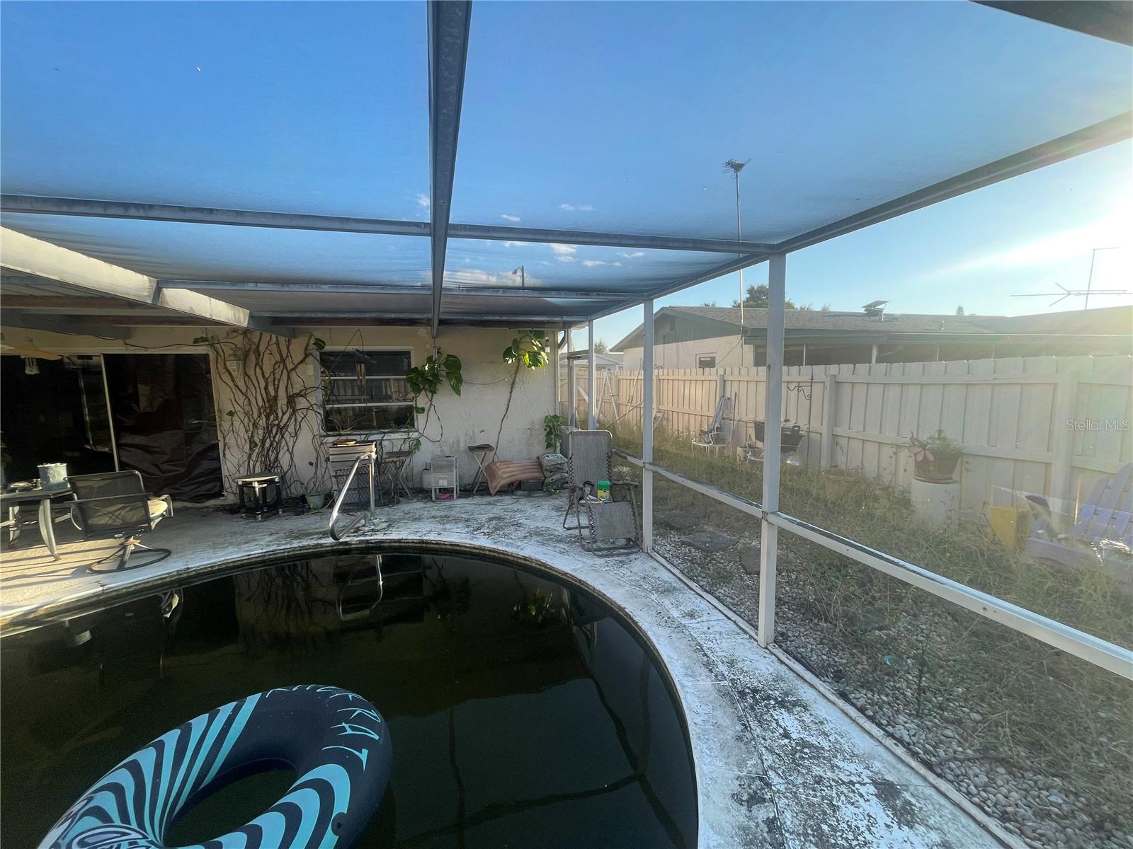 THE LAKES - Residential