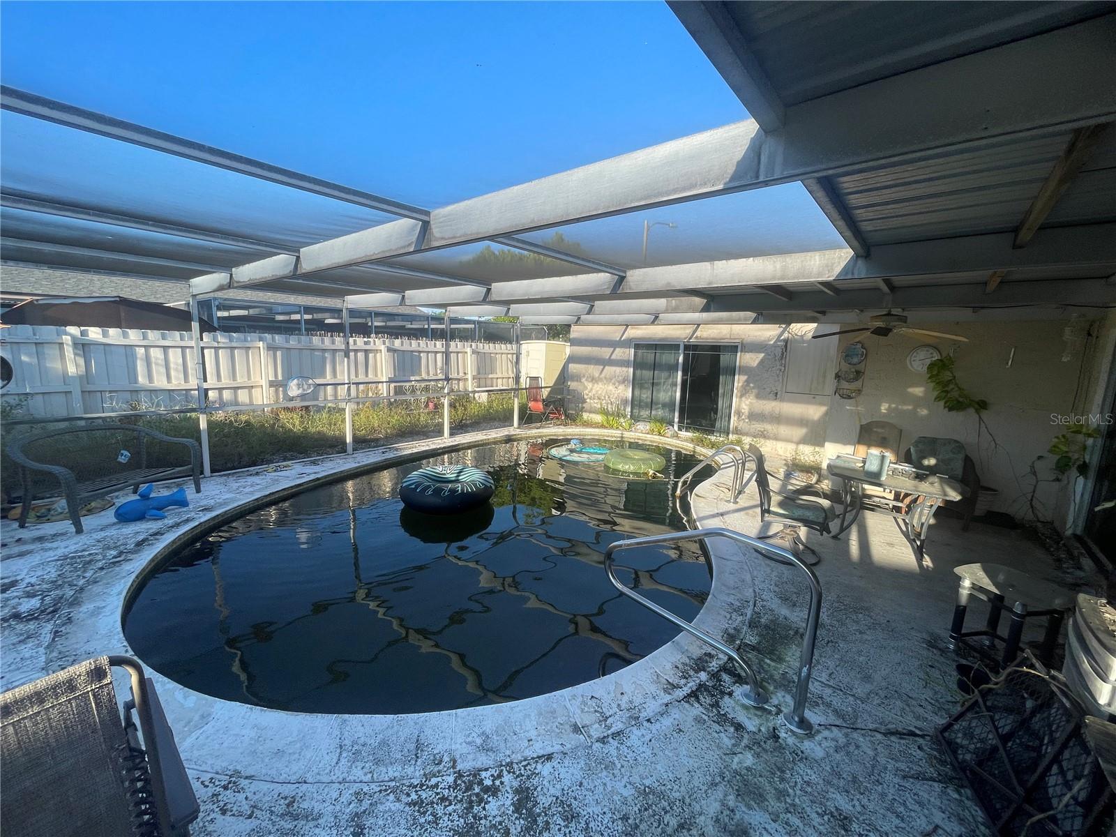 THE LAKES - Residential