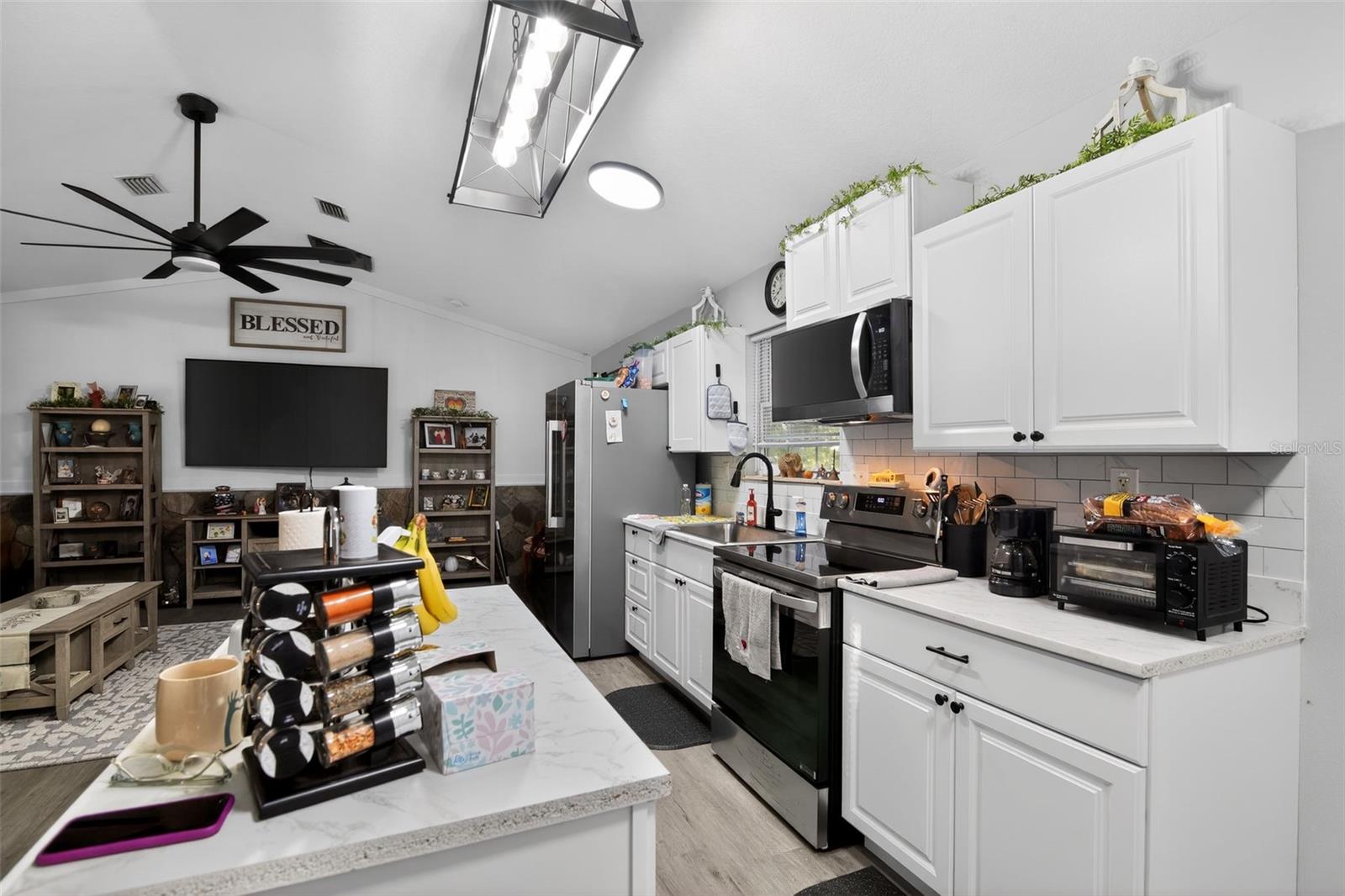 SUWANNEE RIVER HIGHLANDS (437) - Residential