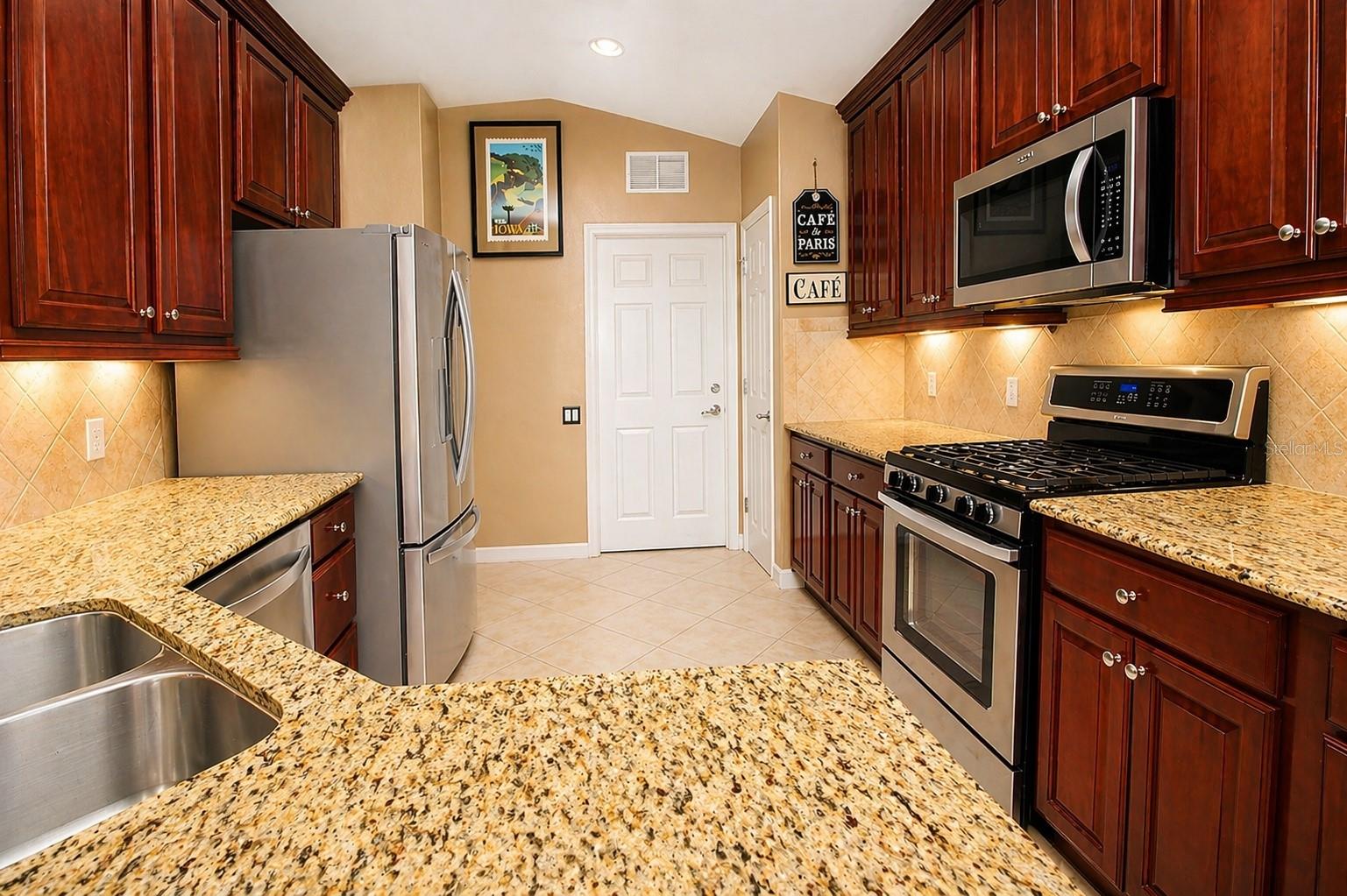 516 LAGO LOOP