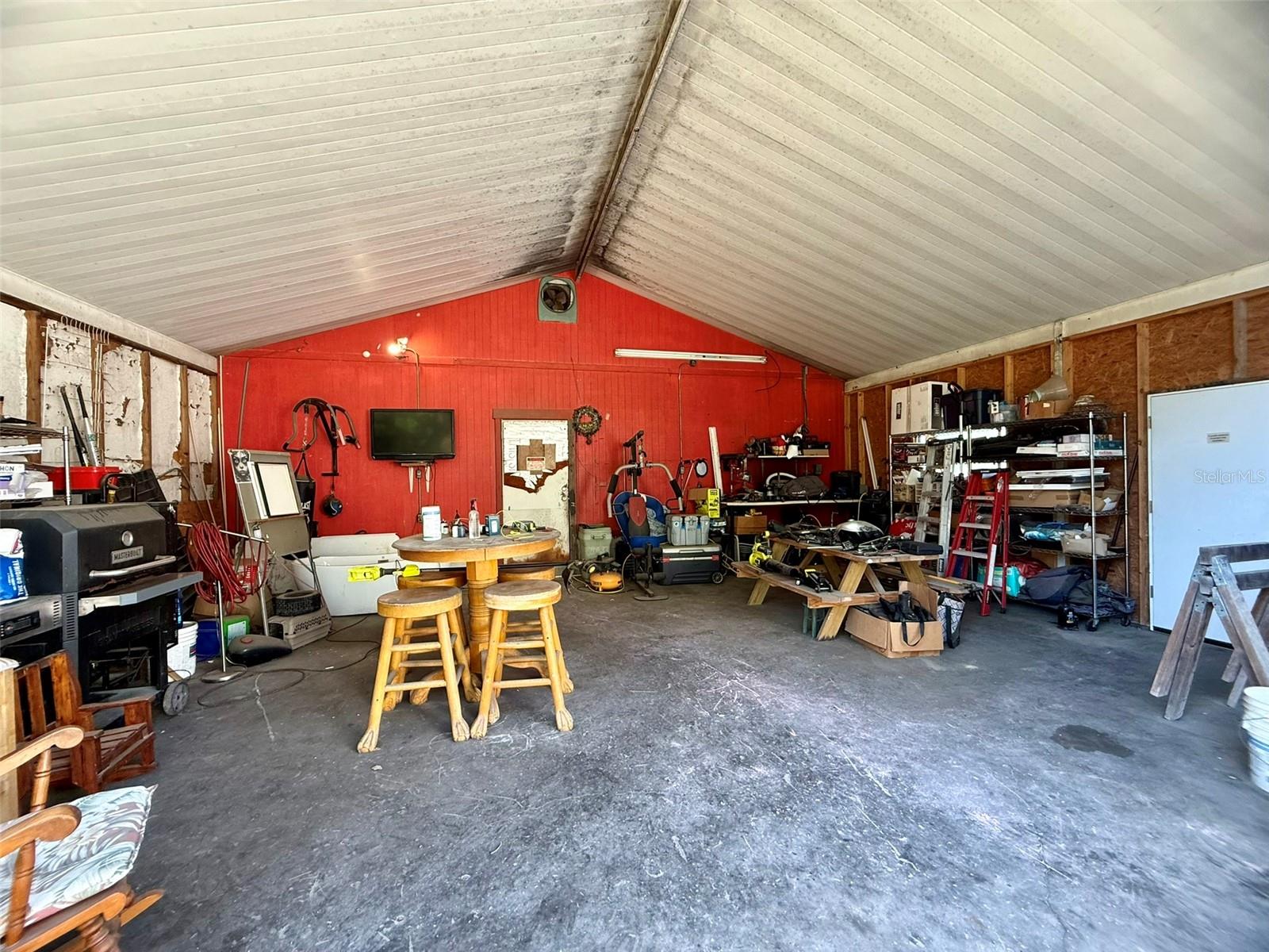 ACREAGE - Commercial Sale