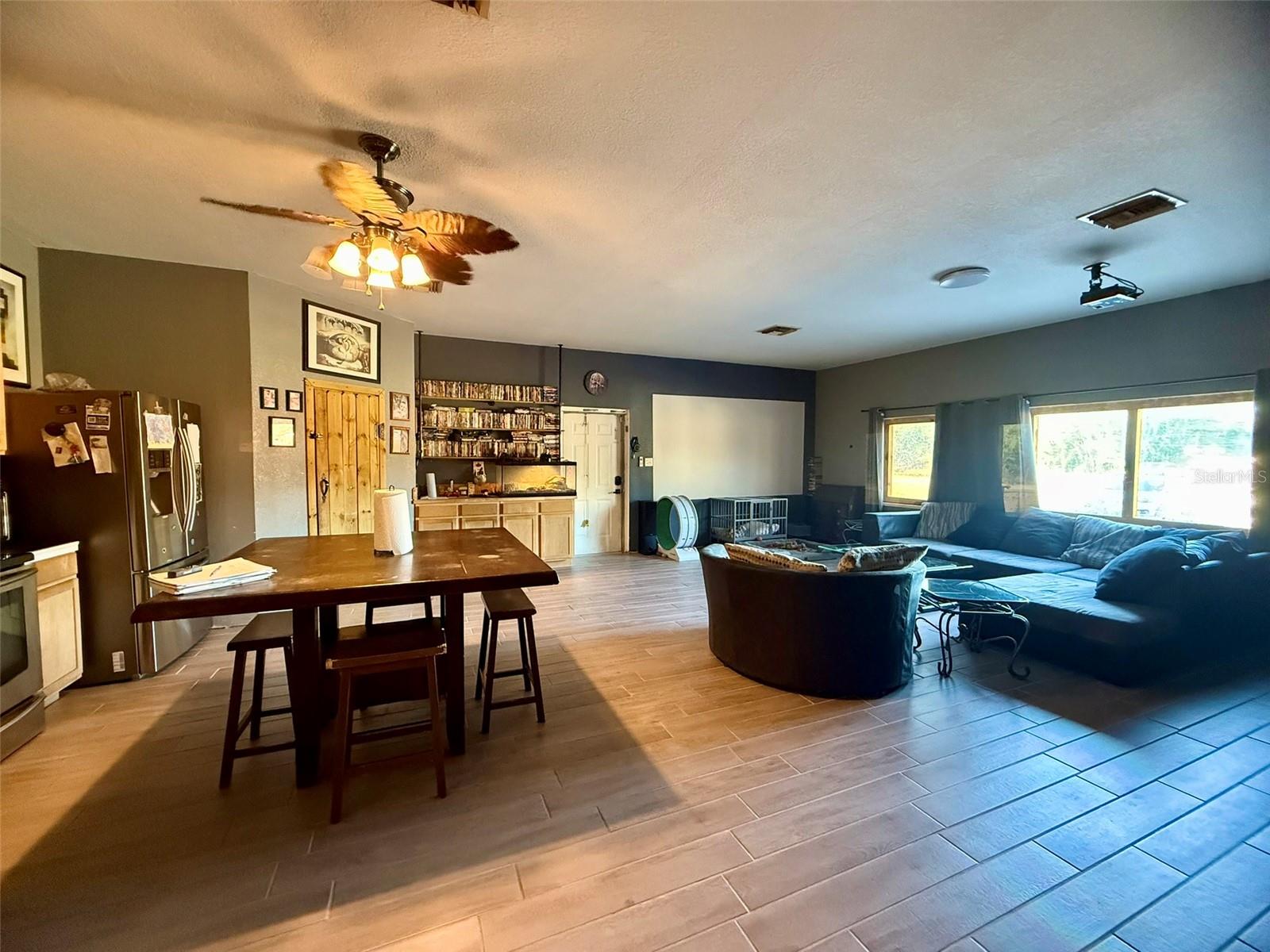 ACREAGE - Commercial Sale