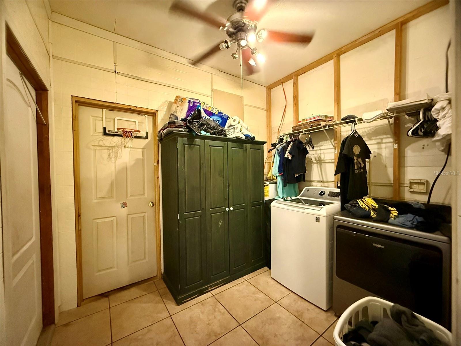 ACREAGE - Commercial Sale