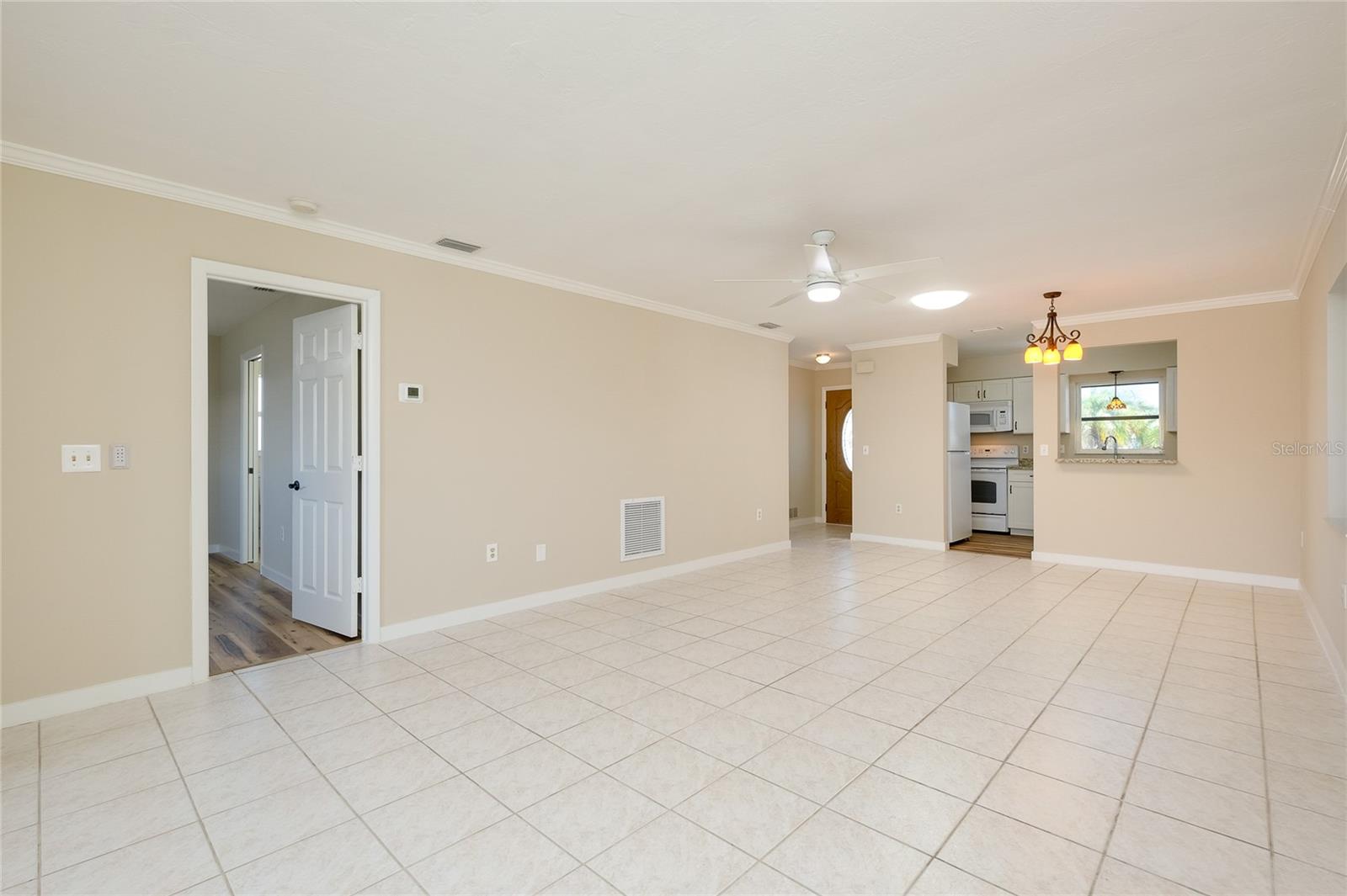 CIRCLE WOODS OF VENICE 1 - Residential