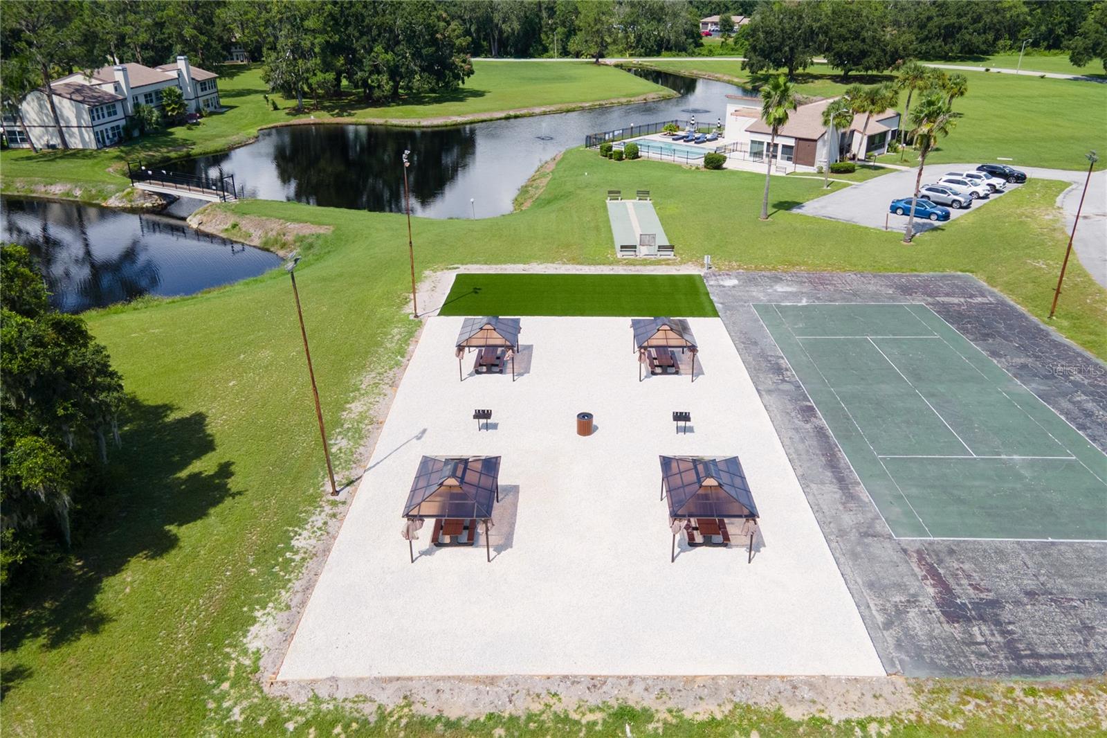 SANDALWOOD CONDO - Residential