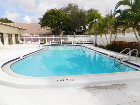 A home in PALM HARBOR