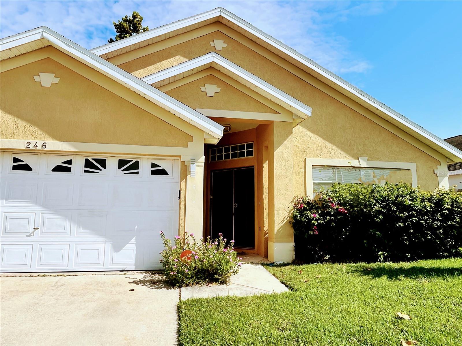 Casas a venda 1 - Jen Dantas 246 QUEEN MARY DRIVE