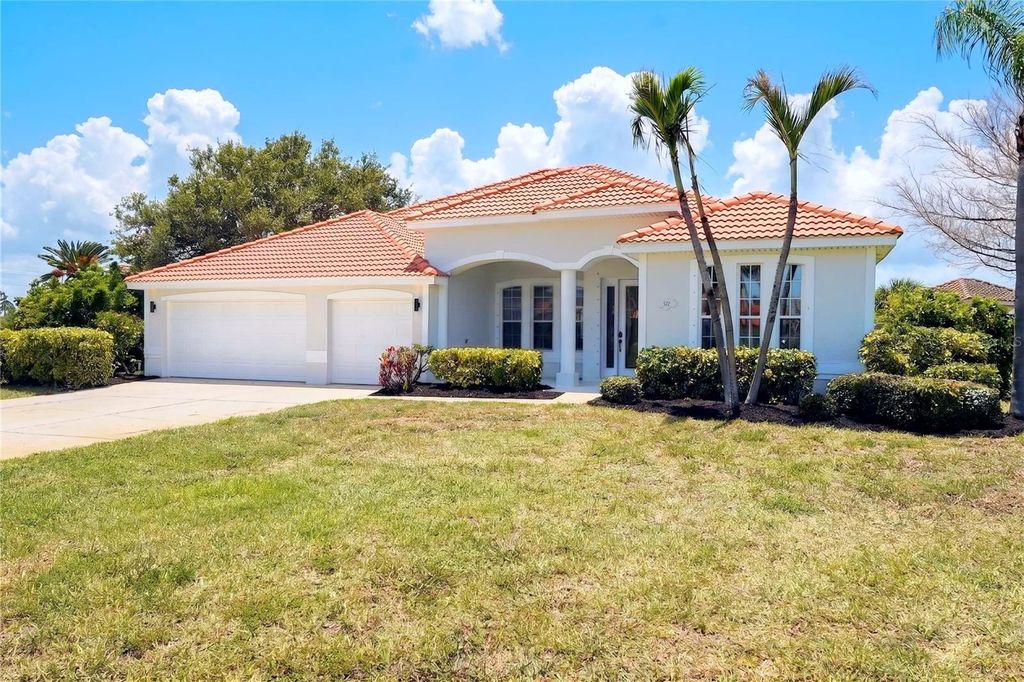 Photo of 572 Oceanside Boulevard, Melbourne, FL 32903 (MLS # O6427317)