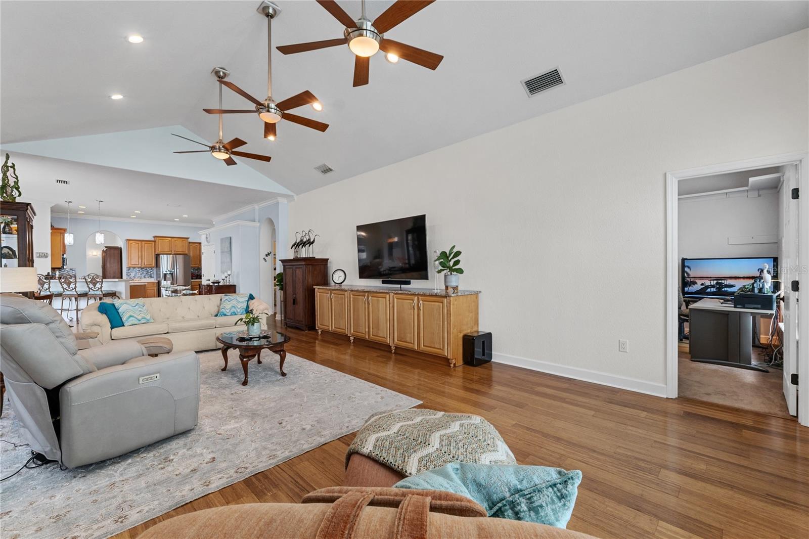 RUBY LAKE PH 04 - Residential