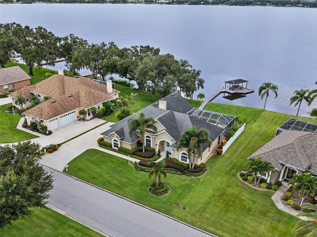 Photo of 220 Ruby Lake Lane, Winter Haven, FL 33884 (MLS # P4936358)