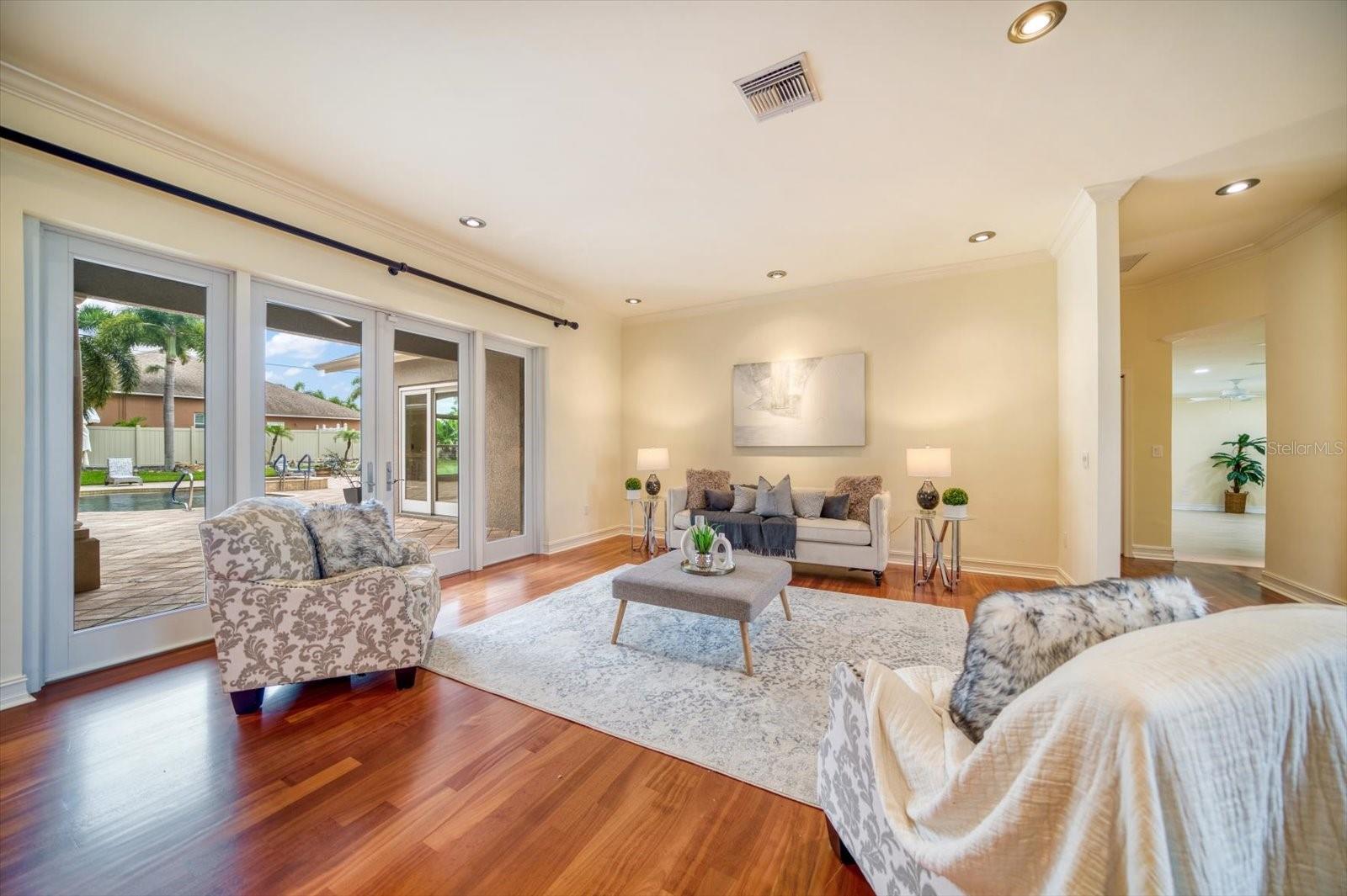 SUNSET BLUFF SUB - Residential