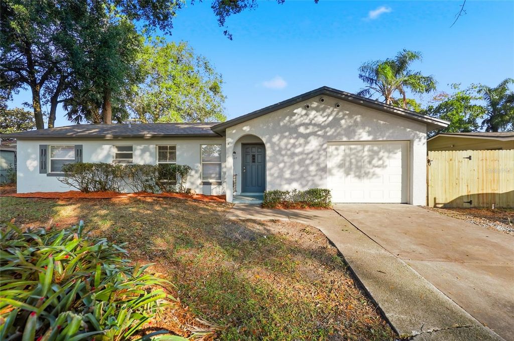 Photo of 207 Waverly Drive, Fern Park, FL 32730 (MLS # O6367013)