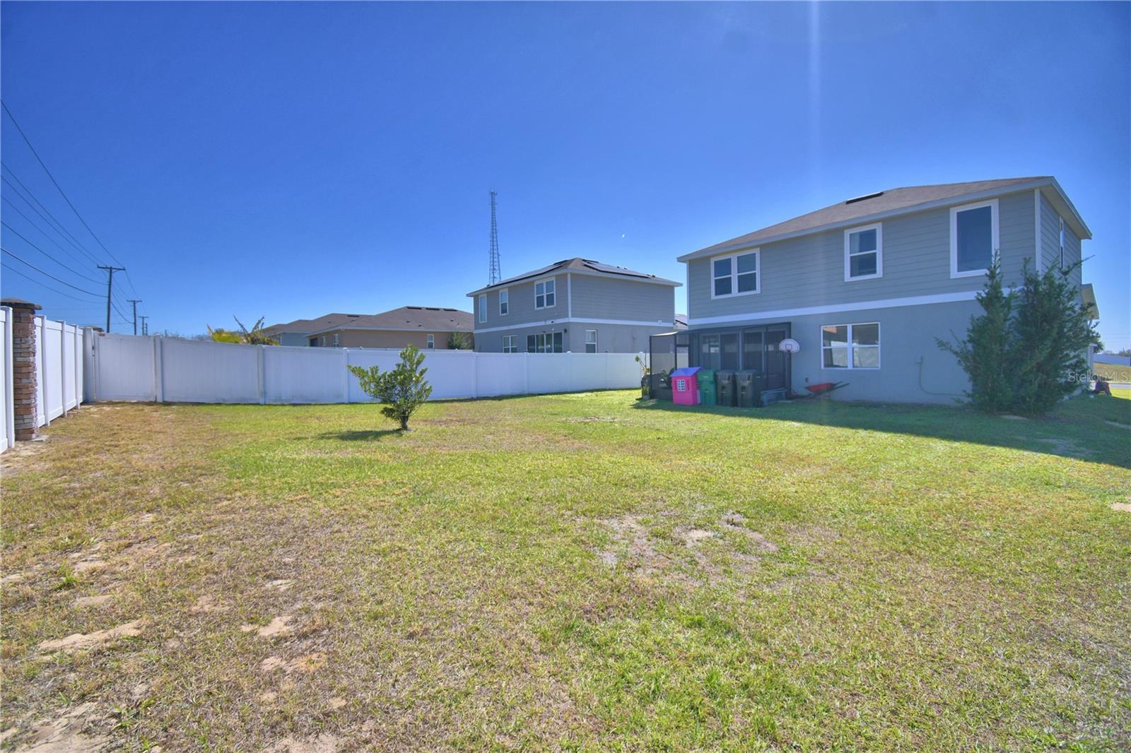 VISTA DEL LAGO PH II REP - Residential