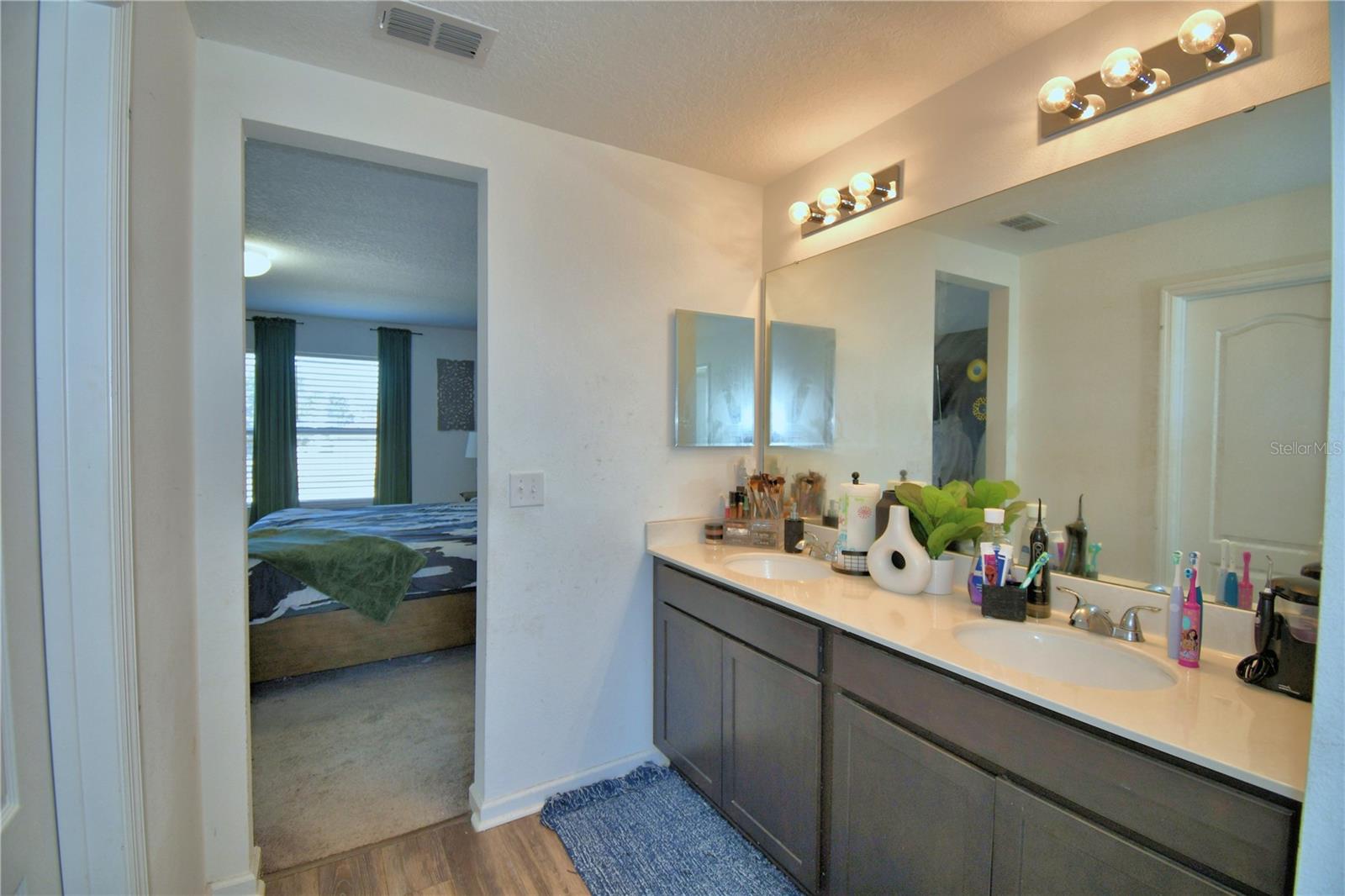 VISTA DEL LAGO PH II REP - Residential